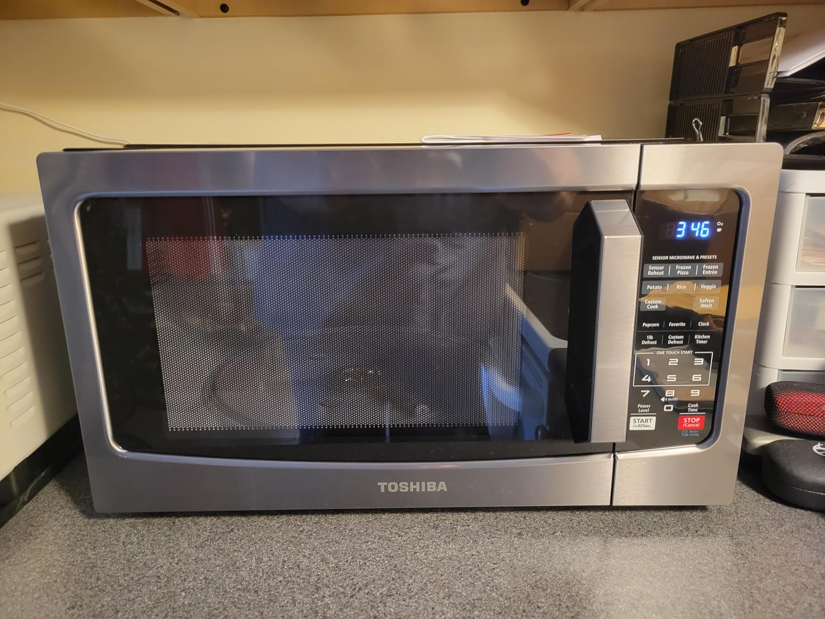 TOSHIBA Countertop Microwave Oven, 1.2 Cu.Ft, 1000W, Black | 12.4
