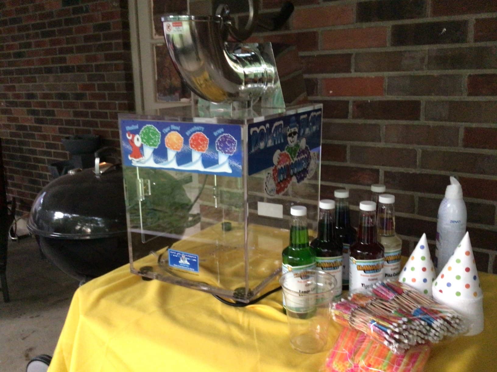 Great Northern Polar Blast Acrylic Snow Cone Machine Snowcone Slush Maker customer photo 2