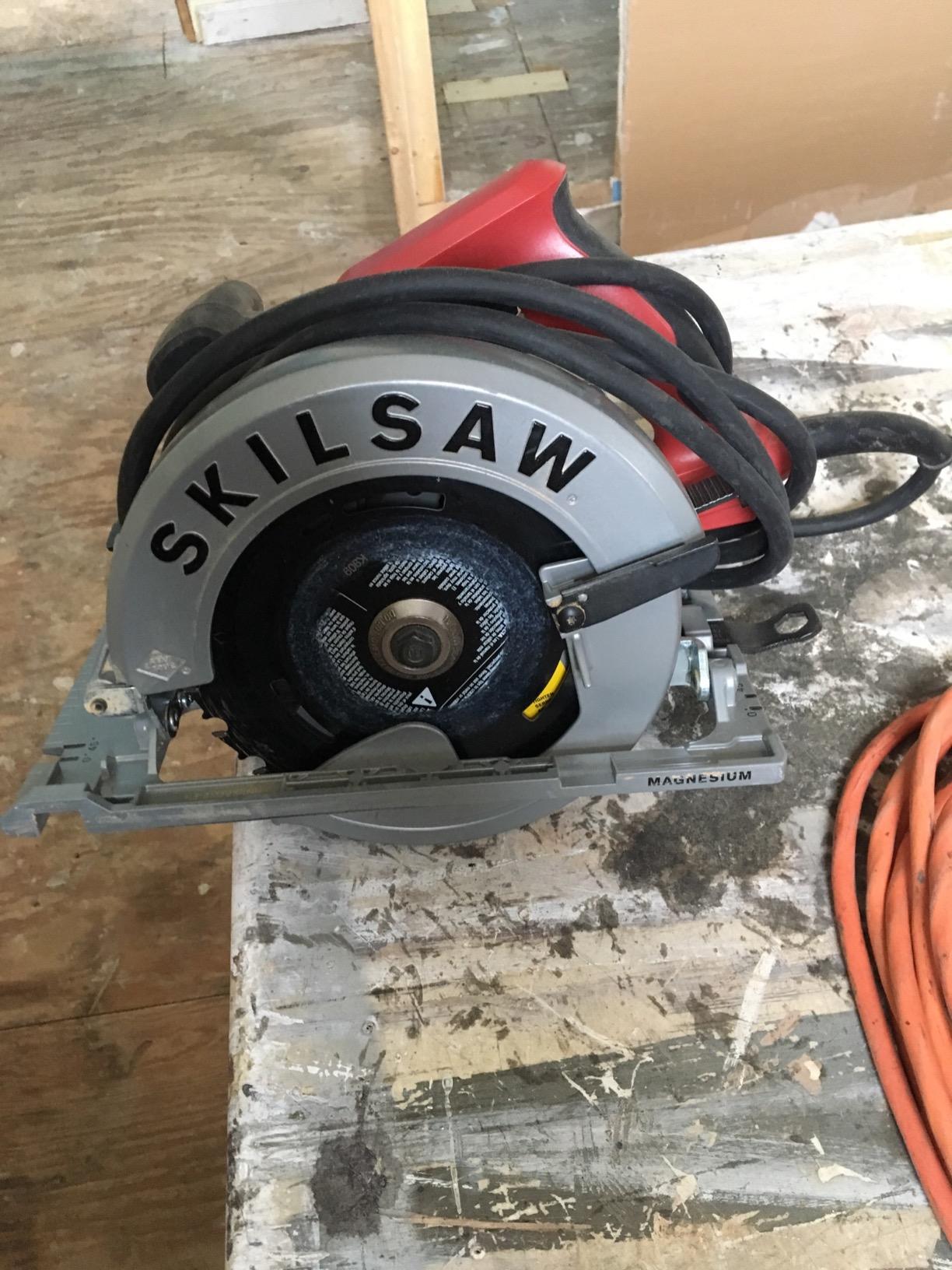 SKILSAW SPT67M8-01 15 Amp 7-1/4 Inch Magnesium Left Blade Sidewinder Circular Saw customer photo 2