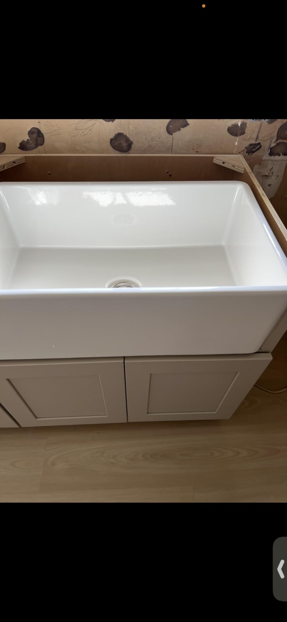 BOCCHI Classico Farmhouse Apron Front Fireclay 24 in. Single Bowl Kitchen Sink with Protective Bottom Grid and Strainer in White customer photo 2