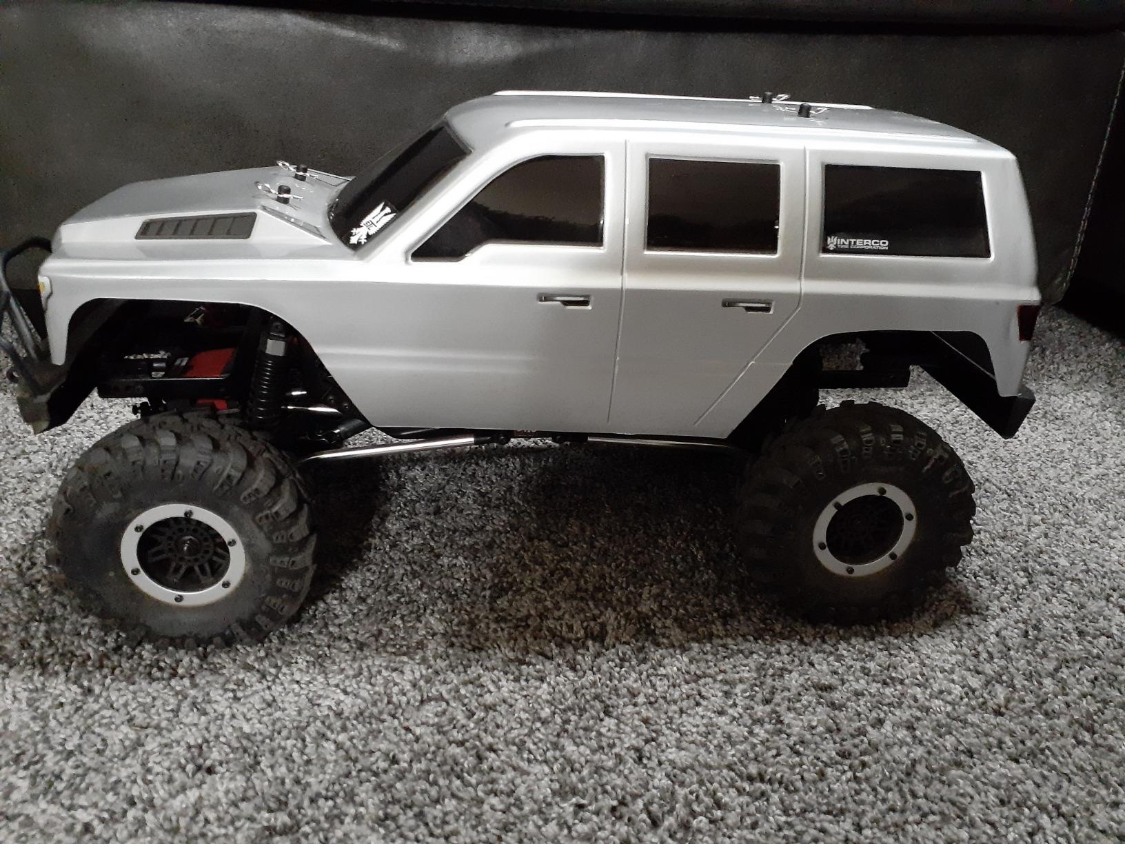 Everest GEN7 Sport 1/10 Scale RC Rock Crawler 4x4 - 4WD RTR RC Truck with Steel Frame, Oil Shocks, Beadlock Wheels, Interco Tires, Waterproof ESC & Battery Included - Silver customer photo 1
