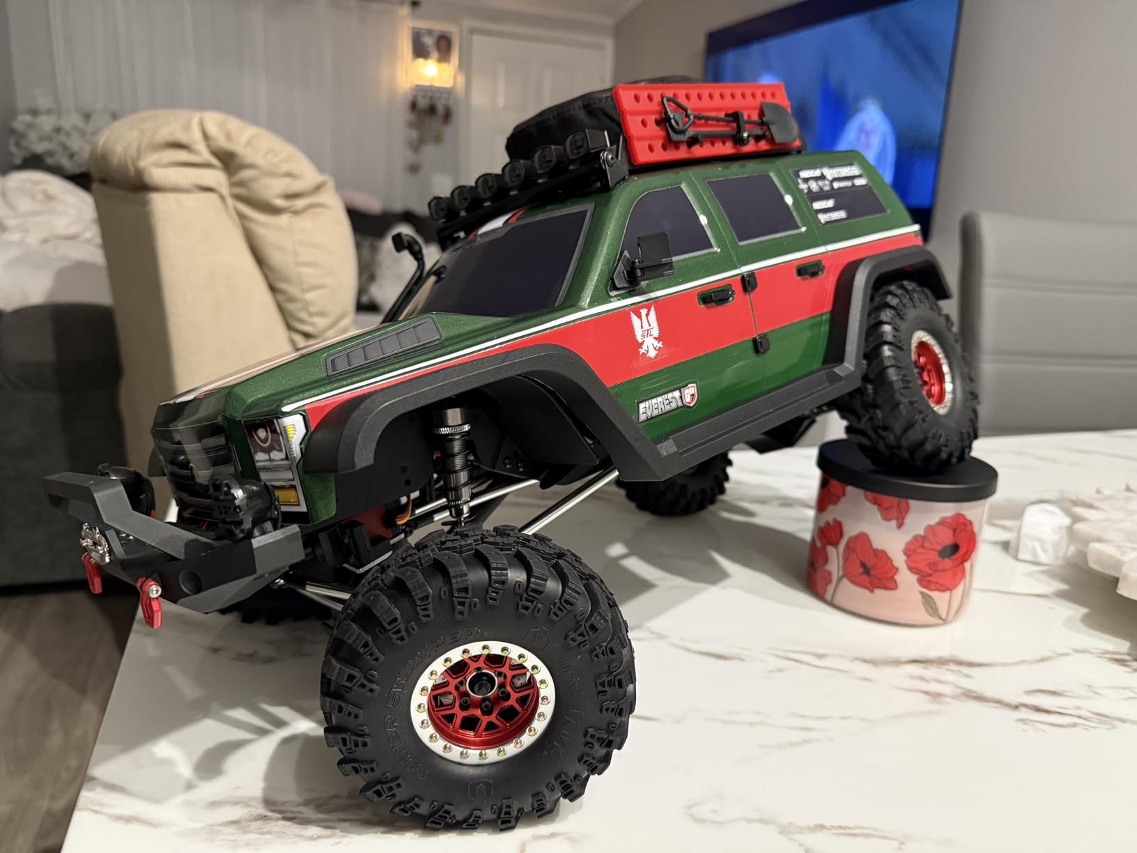 Redcat Racing Everest GEN7 Pro 1/10 Scale RC Rock Crawler - 4WD RTR RC Truck with Realistic Scale Accessories, Waterproof Electronics, Battery & Charger, Green RC Crawler customer photo 1