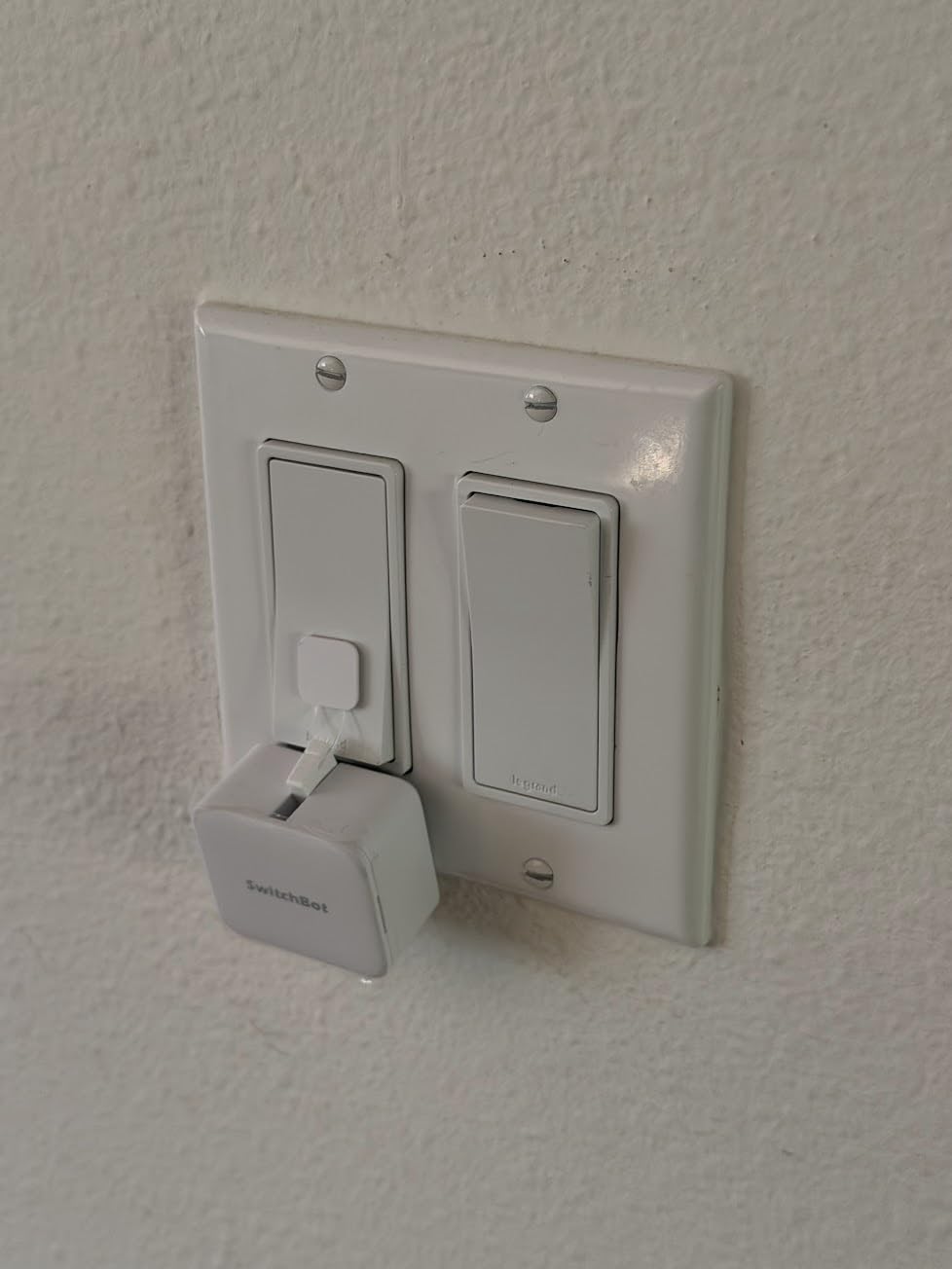 Switchbot Smart Switch Button Pusher (Bluetooth) - Fingerbot for Rocker Switch/One-Way Buttons, App Timer Control, No Wiring, Optional Hub Required for Voice/Remote, White customer photo 2