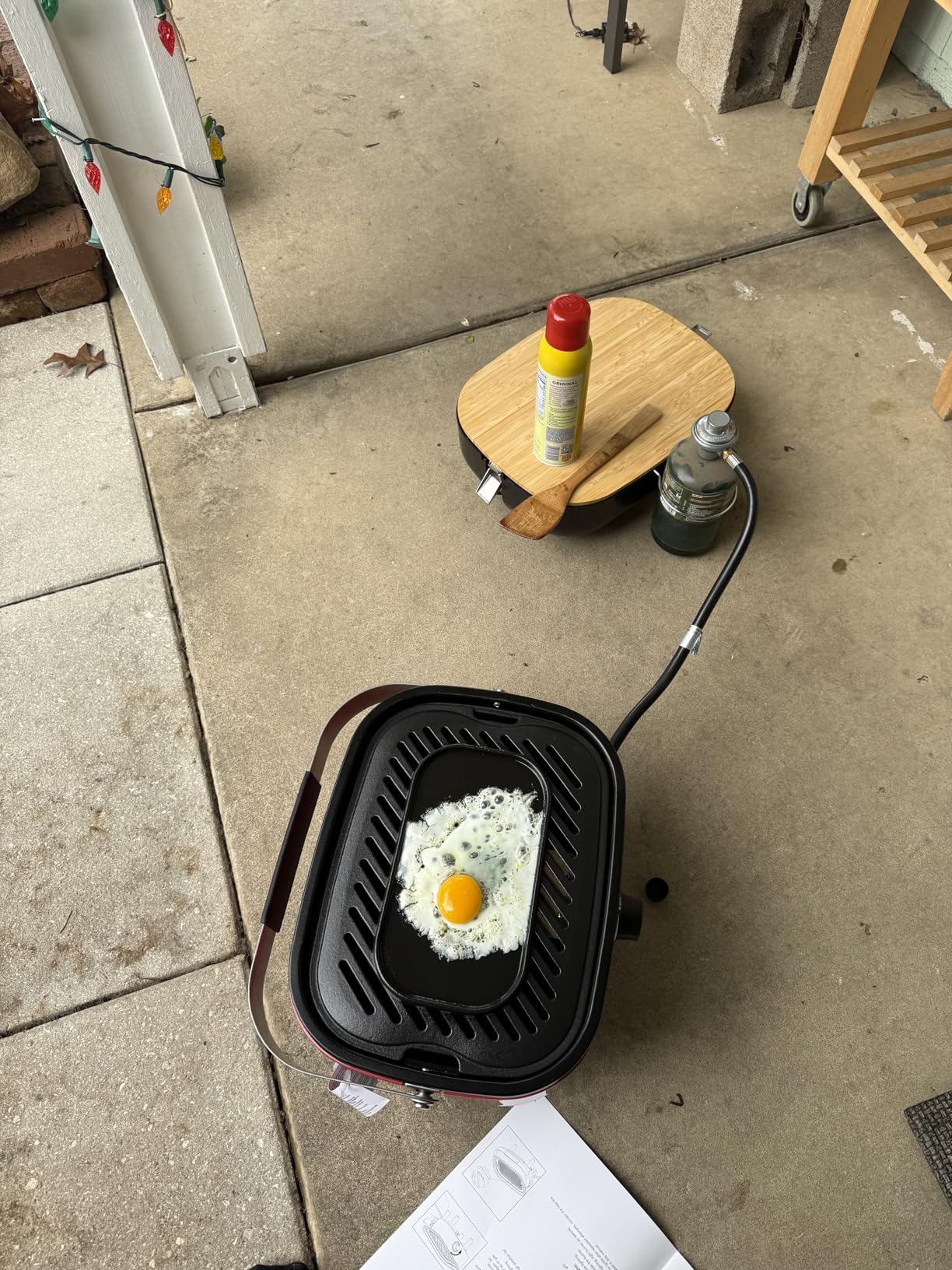 Cuisinart Venture Portable Gas Grill, Small Camping Grill with Cutting Board and Handle, Non Stick Porcelain Enameled Cast Iron Grate, 9,000 BTU Stainless Steel Burner for Camping, Tailgates, Beaches customer photo 1