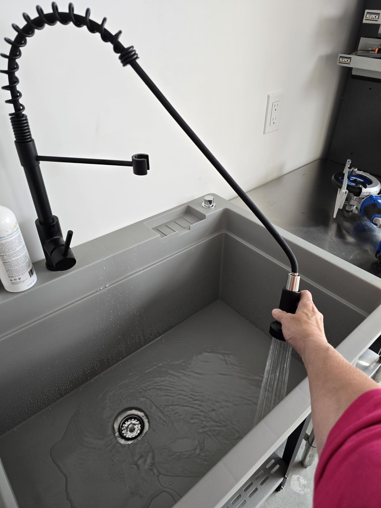 Kitchen Faucets, Brushed Nickel Kitchen Sink Faucet with Pull Down Sprayer Single Handle with Deck Plate Stainless Steel, Suitable for Farmhouse Camper Laundry Rv Bar - OWOFAN 9009SN customer photo 1