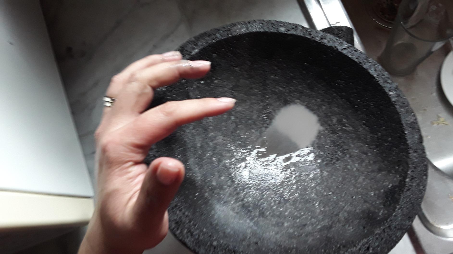 Made in Mexico Genuine Mexican Manual Guacamole Salsa Maker Volcanic Lava Rock Stone Molcajete/Tejolote Mortar and Pestle Herbs Spices Grains 8 in Large customer photo 2