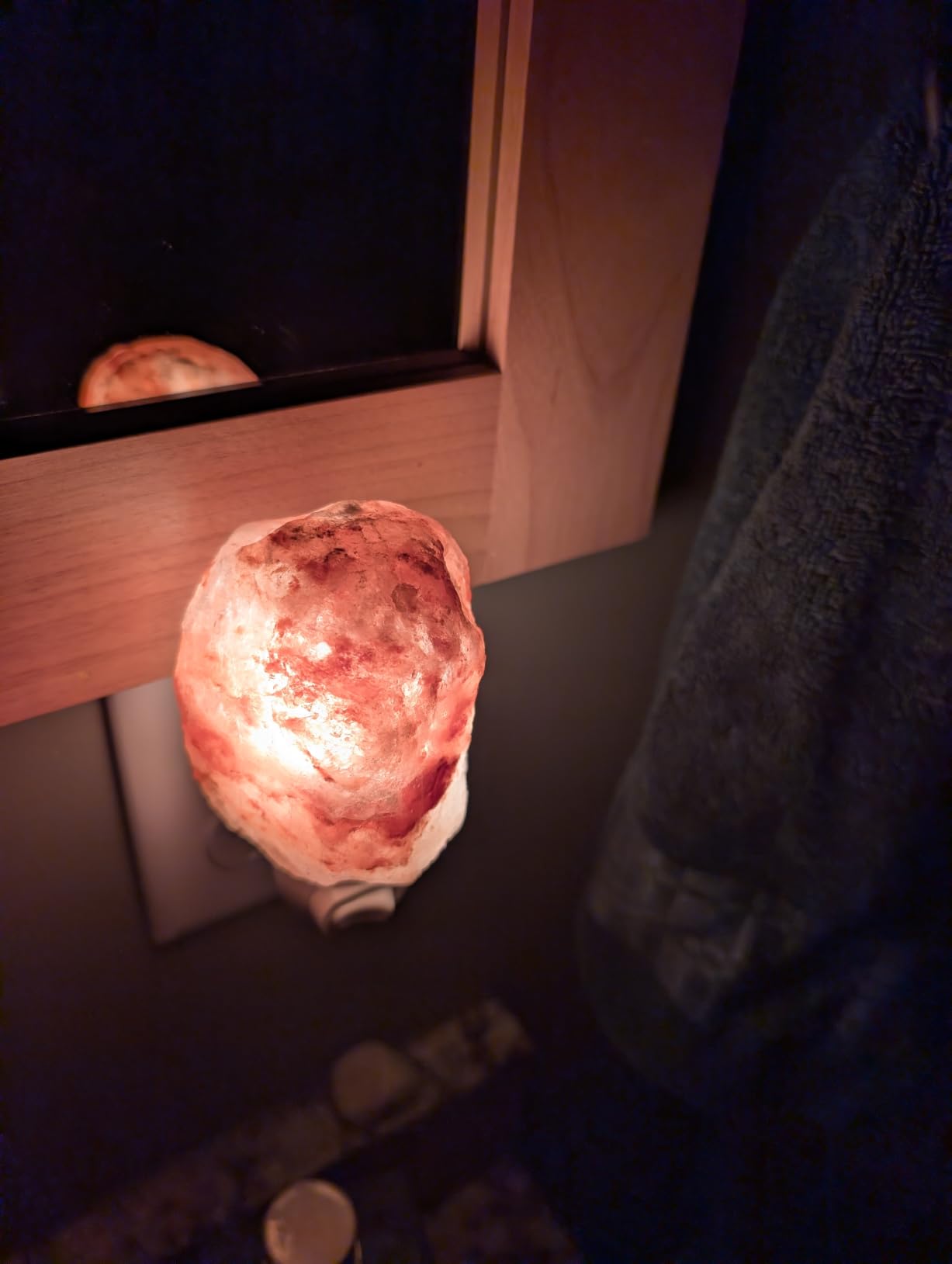 pursalt Himalayan Salt Lamp Night Light Plug in, Certificated 360 Degree Rotatable Wall Plug with Extra 2 Replacement Bulbs Bathroom Bedroom Night Light, Pink Crystal Rock Salt Hand Crafted customer photo 1