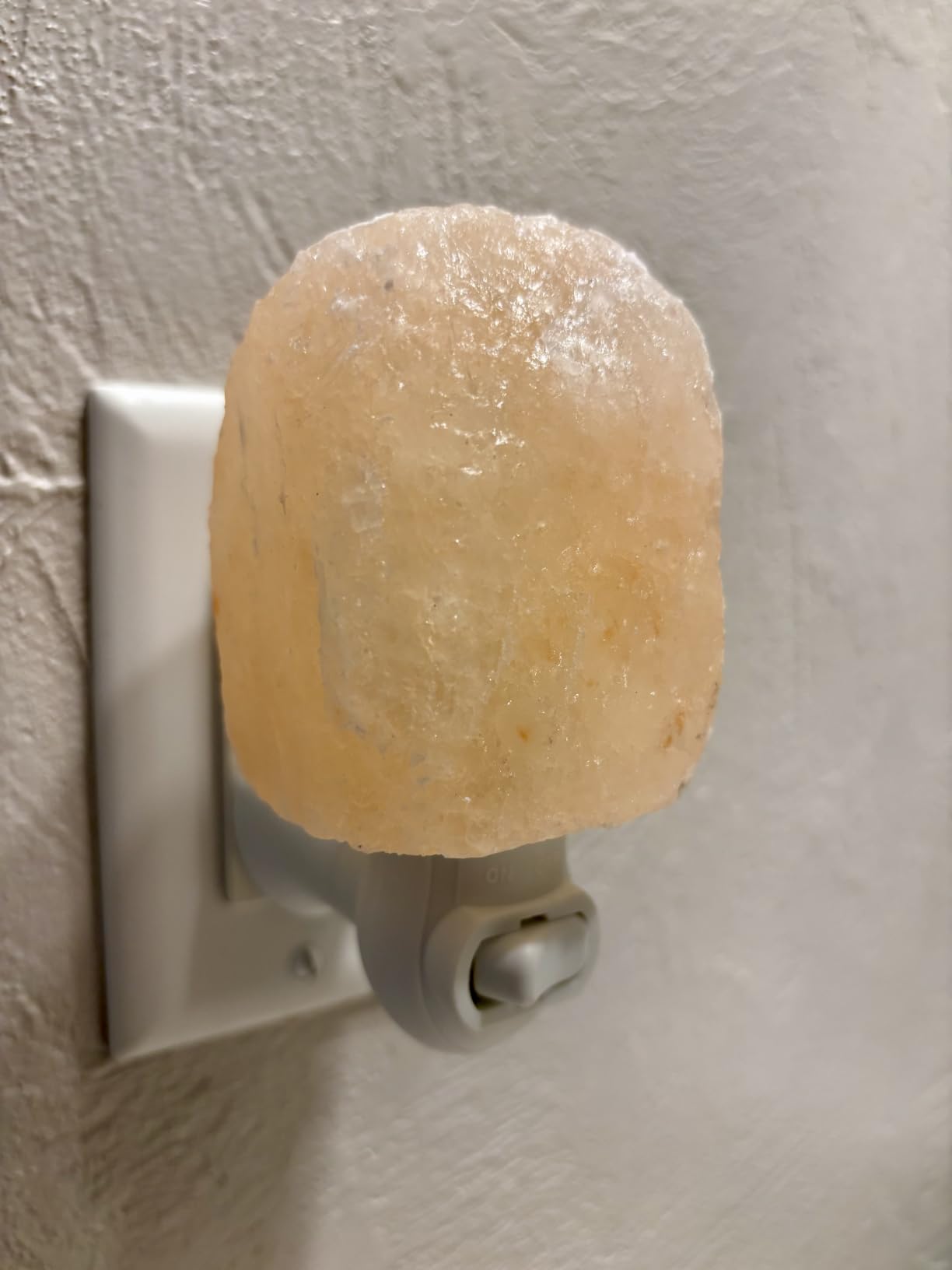 pursalt Himalayan Salt Lamp Night Light Plug in, Certificated 360 Degree Rotatable Wall Plug with Extra 2 Replacement Bulbs Bathroom Bedroom Night Light, Pink Crystal Rock Salt Hand Crafted customer photo 2