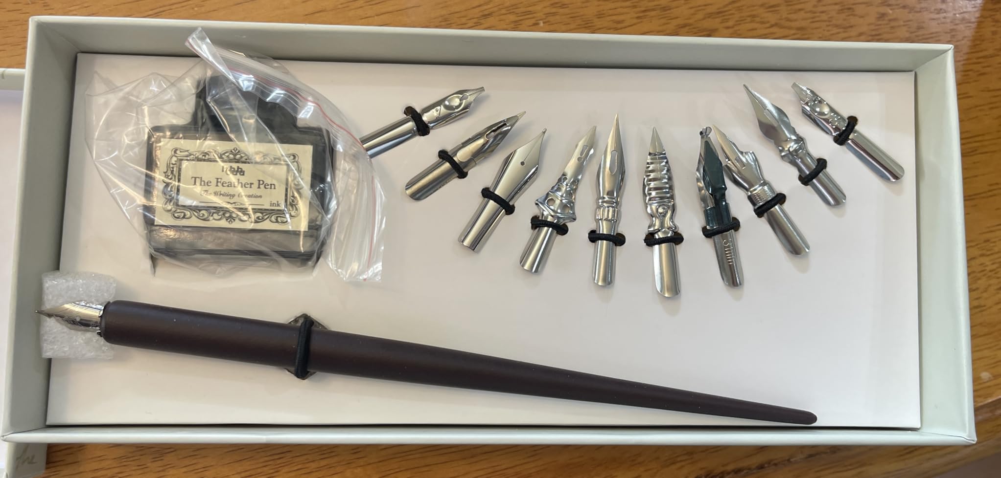 hhhouu Calligraphy Set for Beginners Quill Pen and Ink Set Fancy Pens with Black Ink and 11 Nibs for Lettering,Drawing, Journaling, Signing, Invitation HO-Q-301 customer photo 1