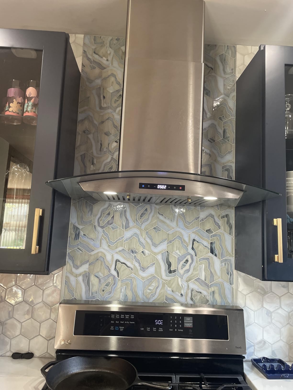30 in. Vista Coll 380 CFM Ducted Wall Mount Range Hood LED, Stainless Steel | Cosmo COS-668WRCS75 Soft Touch Controls, 3 Fan Speeds, Glass Visor, Permanent Dishwasher-Safe Baffle Filters customer photo 2