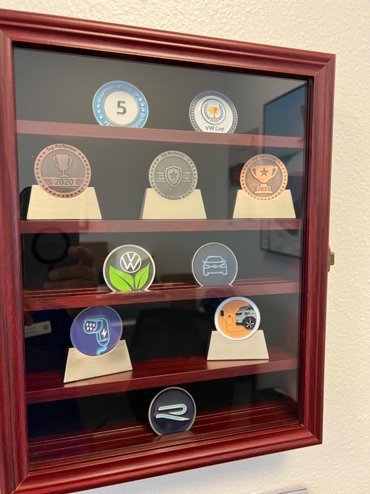 ASmileIndeep Military Challenge Coin Display Case Holder with HD Toughened Glass and Wall Mount, Wooden Coin Stand Rack with Removable 2 Grooves Shelves, Mahogany Finish customer photo 2