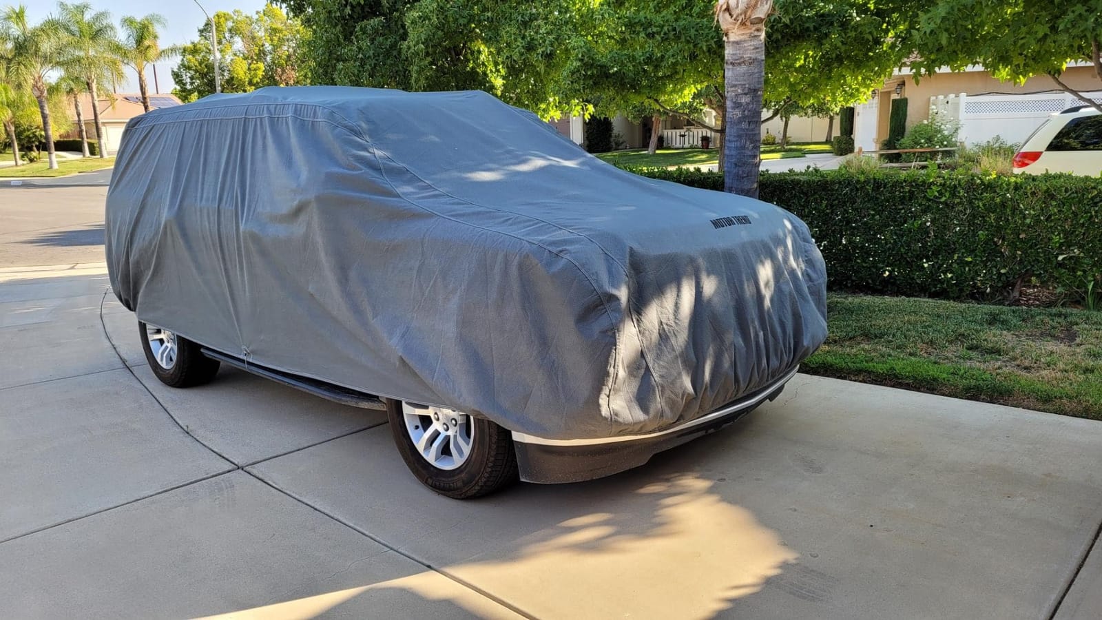 Motor Trend 4-Layer 4-Season Auto Cover (Waterproof Outdoor UV Protection for Heavy Duty Use Full Car Cover for Vans, SUVs, Crossovers up to 210
