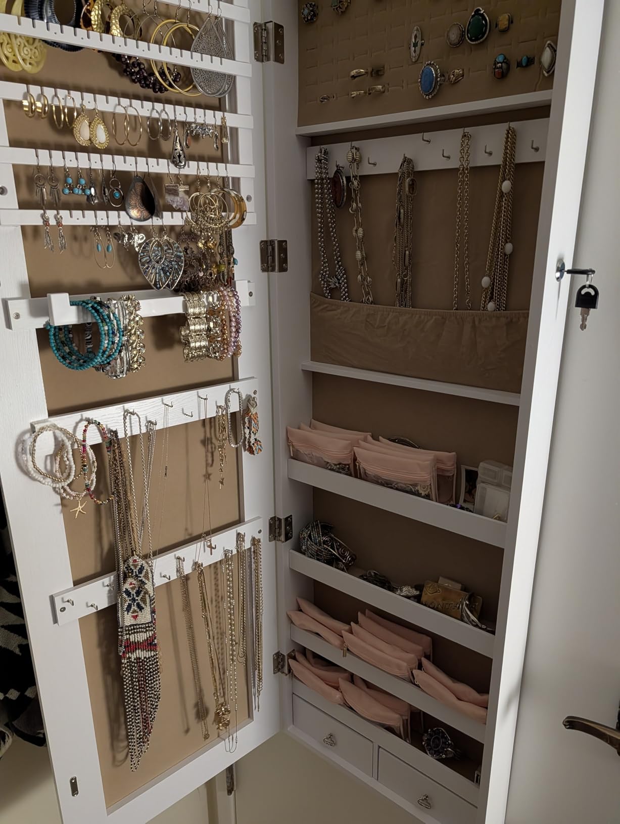 GISSAR Full Length Mirror Jewelry Cabinet, 6 LEDs Jewelry Armoire Wall Mounted Over The Door Hanging, Jewelry Organizer Storage with Lights Lockable White customer photo 1