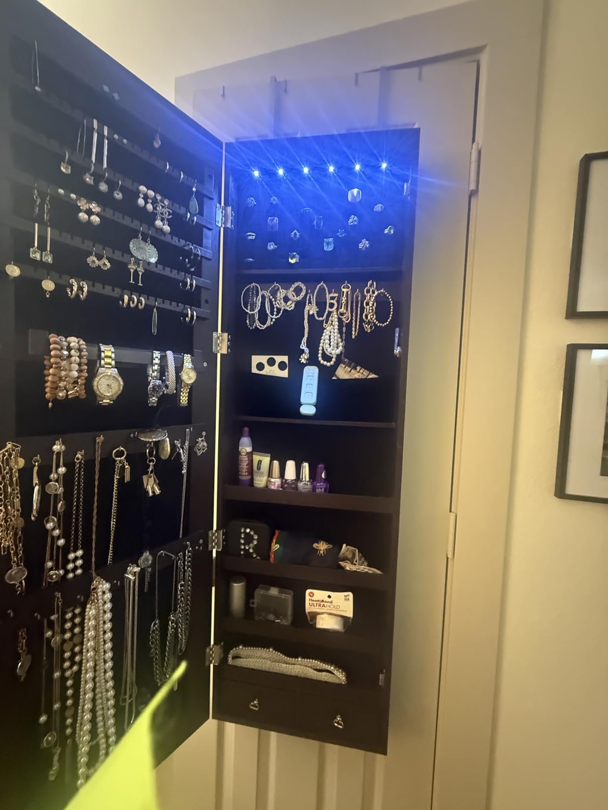GISSAR Full Length Mirror Jewelry Cabinet, 6 LEDs Jewelry Armoire Wall Mounted Over The Door Hanging, Jewelry Organizer Storage with Lights Lockable White customer photo 2