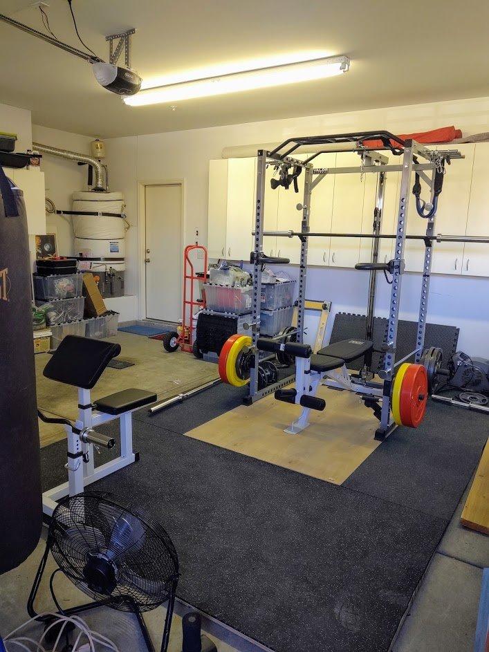 American Floor Mats 3/8in (9mm) Thick Solid Black 4' x 8' Heavy Duty Rubber Rolls, Protective Exercise Mats, Home Gym Rubber Flooring customer photo 1