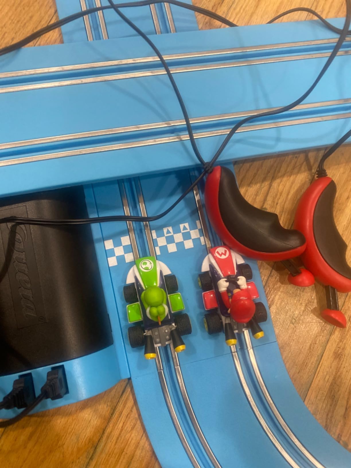 Carrera First Mario Kart - Slot Car Race Track with Spinners - Includes 2 Cars: Mario and Yoshi - Battery-Powered Beginner Toy Racing Set for Kids Ages 3 Years and Up customer photo 2