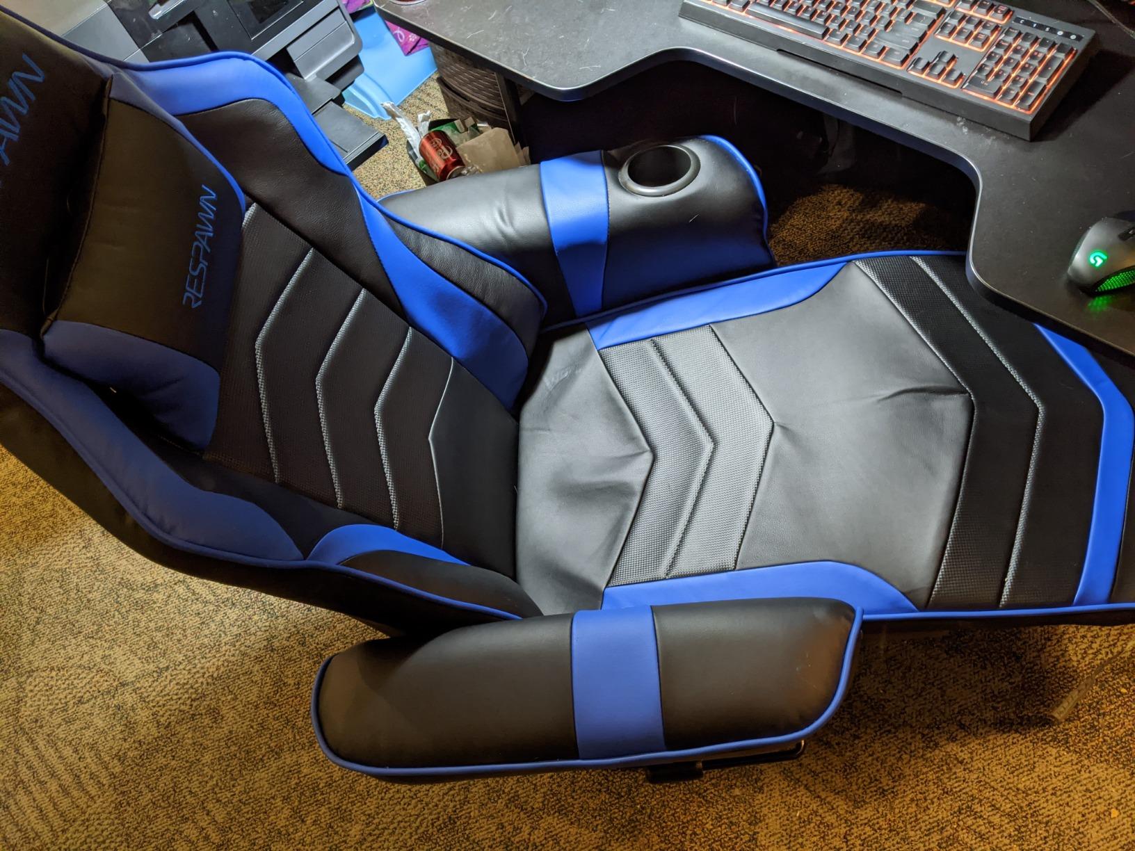 Respawn 900 Gaming Recliner Chair with Footrest, Cup Holder and Swivel | Ergonomic gaming recliner with footrest, cup holder, lumbar support, 135° recline & 360° swivel for console gaming customer photo 2