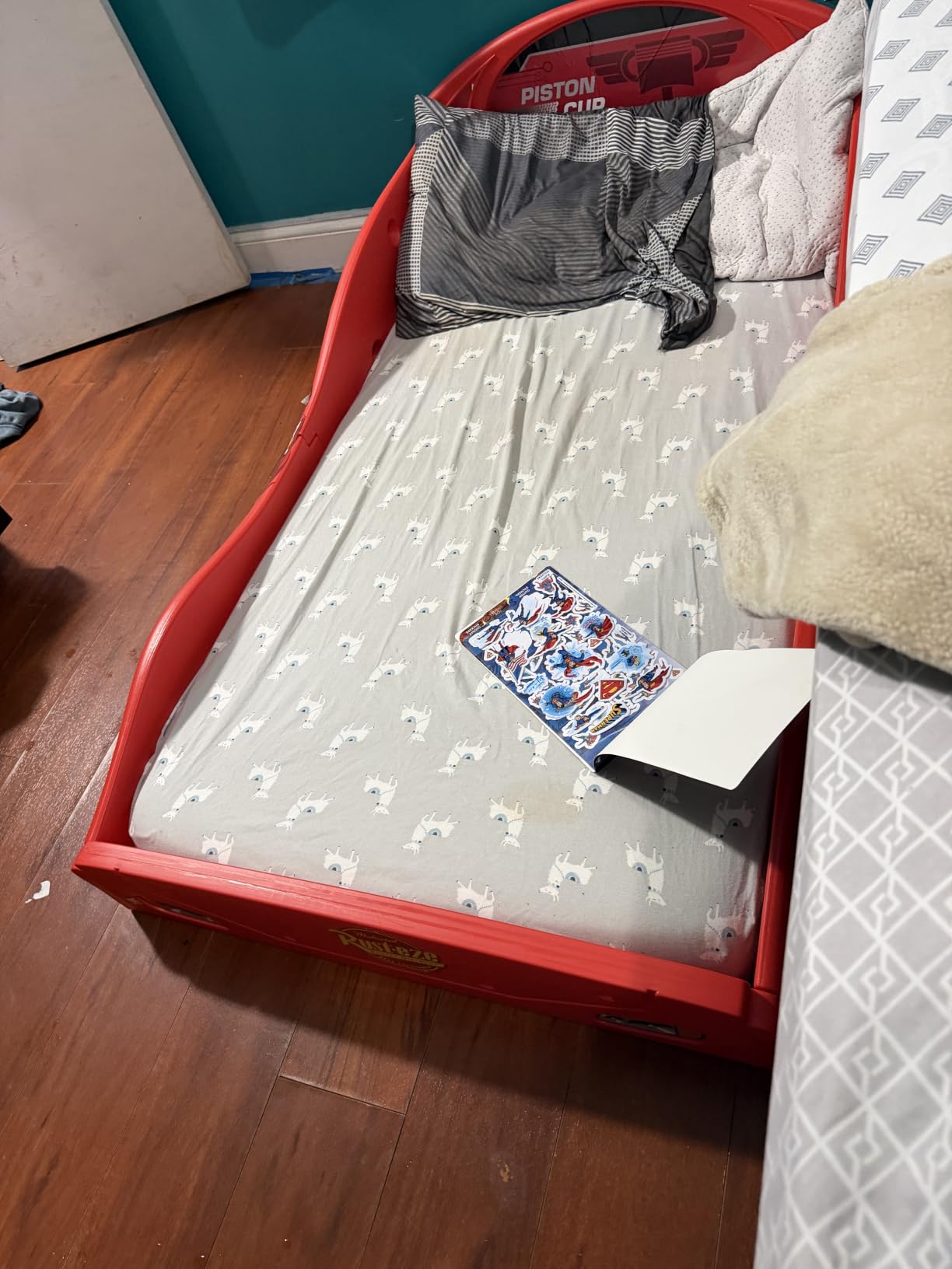 Delta Children Disney/Pixar Cars Lightning McQueen Plastic Toddler Bed customer photo 2