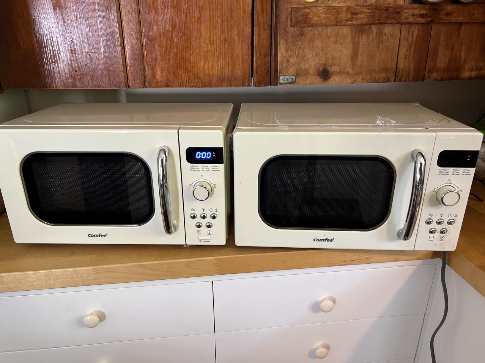 COMFEE' Retro Microwave Oven, 0.7 Cu.Ft, 700W, Green, 9 Preset Menus | Position-Memory Turntable, Mute Function, Countertop Use, for Apartments, Dorms & Offices customer photo 1