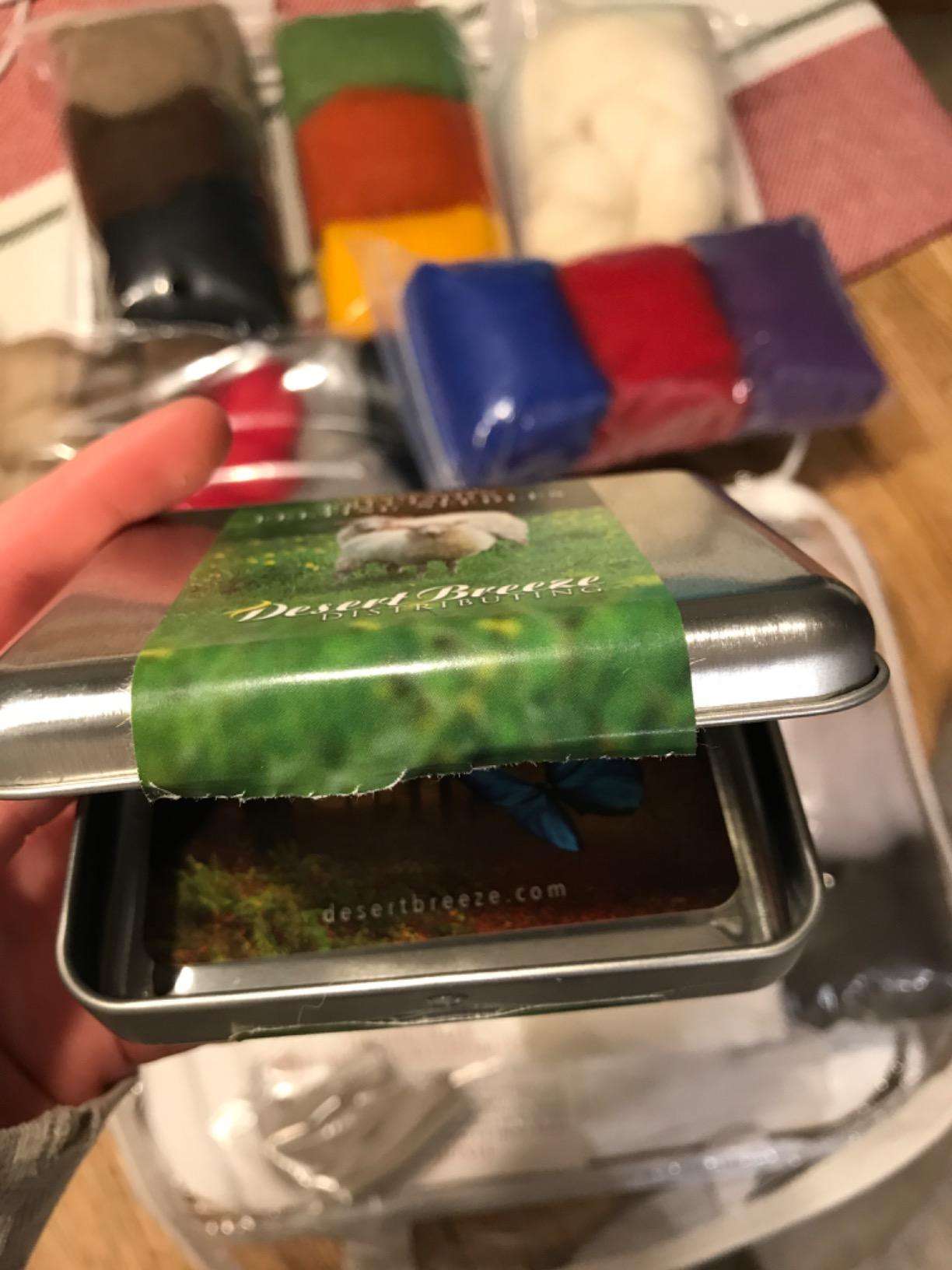 Needle Felting Kit for Beginners, 17 Wool Colors, Tools & Storage Case | 17 wool colors, 6 color-coded Groz-Beckert needles, felting pad, finger guards and case. Everything a beginner needs. customer photo 2