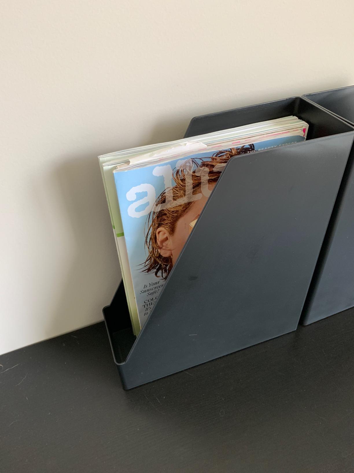 Amazon Basics Plastic Desk Organizer Magazine Rack and File Holder, Black, 2-Pack customer photo 1