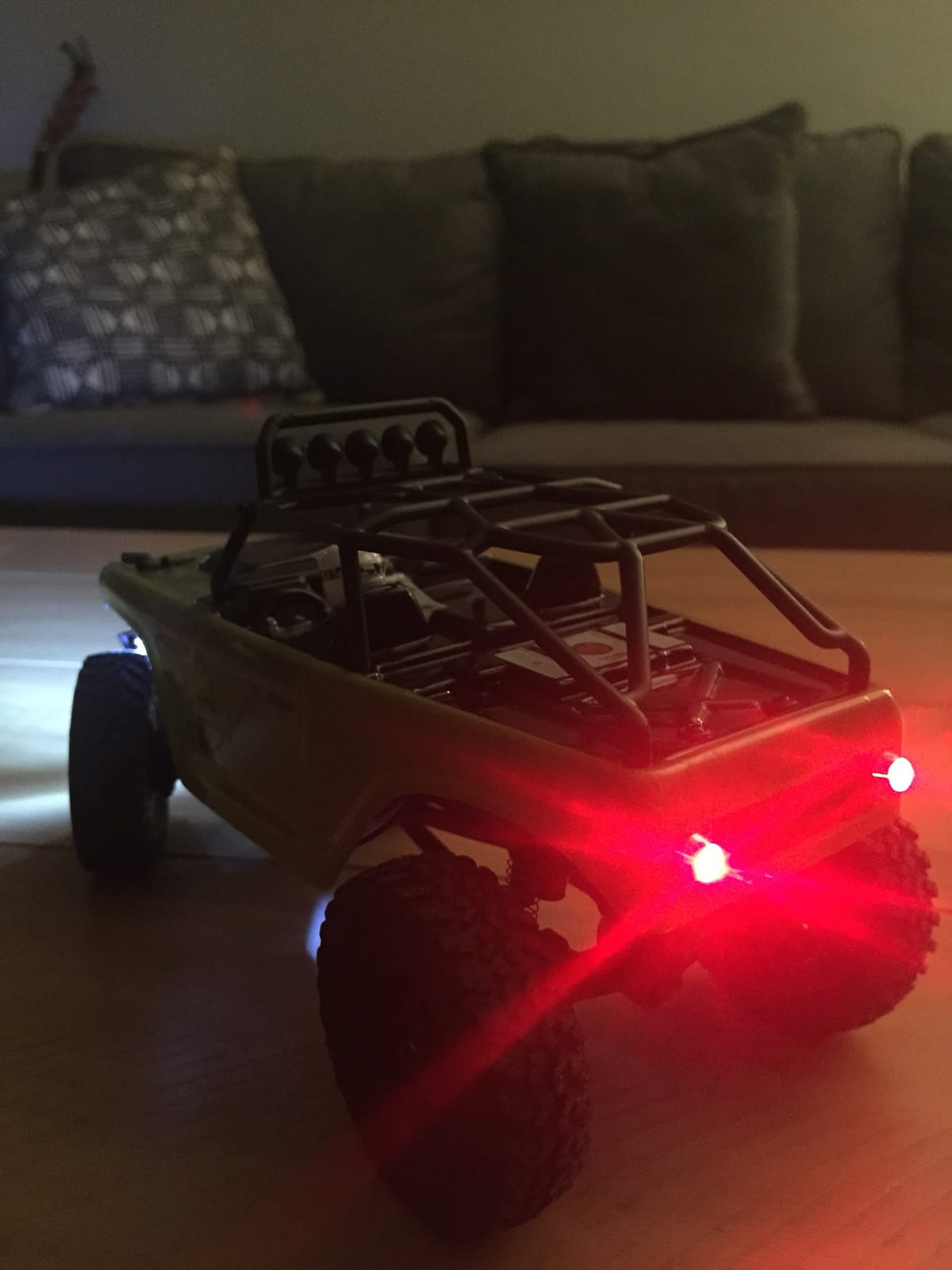 Axial SCX24 1/24 Deadbolt RC Crawler 4WD Truck RTR customer photo 1