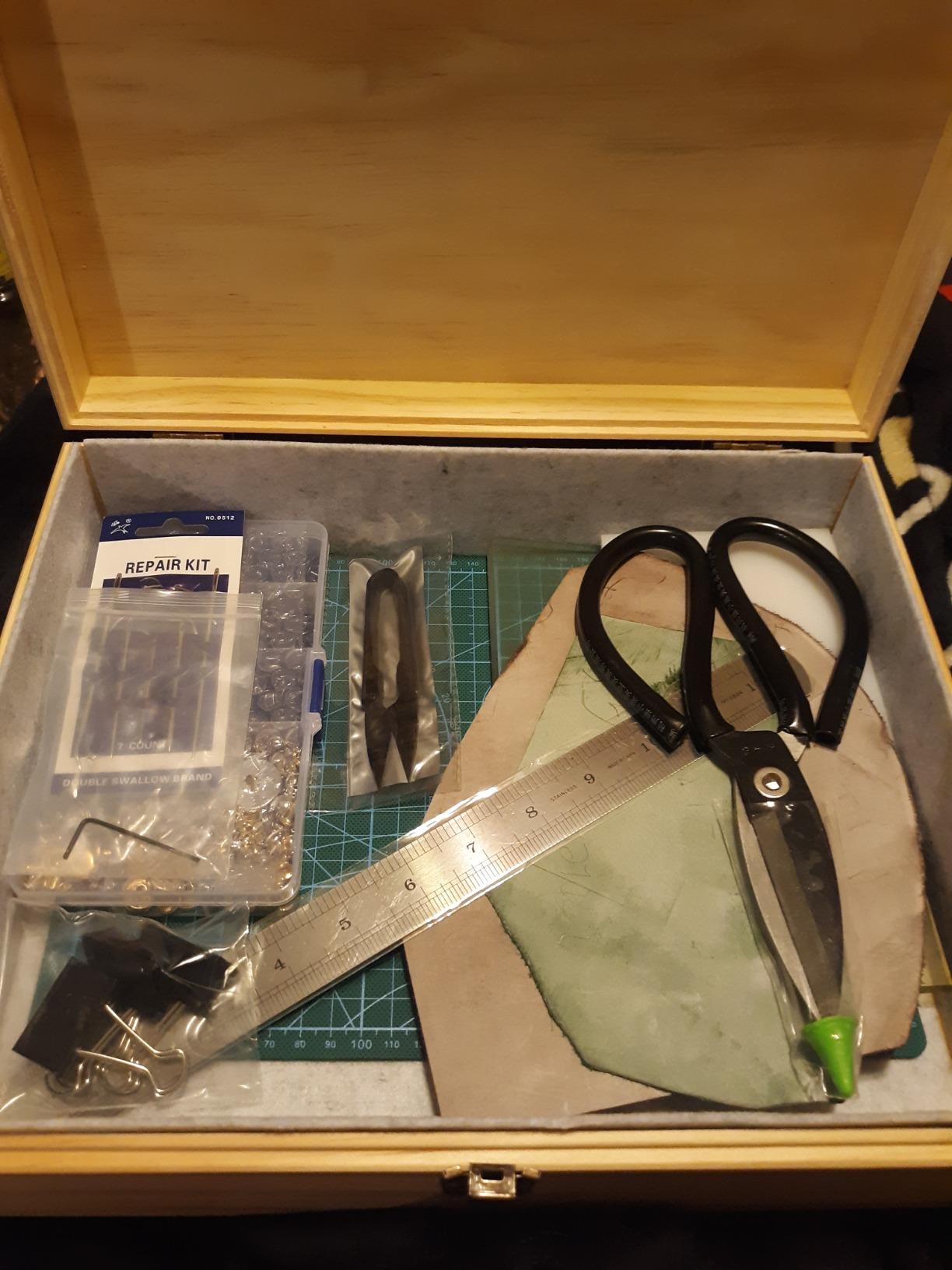 447 Pcs Leather Working Tools, Leather Working Kit for Cutting Punching Stamping Stitching with Instruction & Storage Case, for Saddle Making, DIY Projects customer photo 2