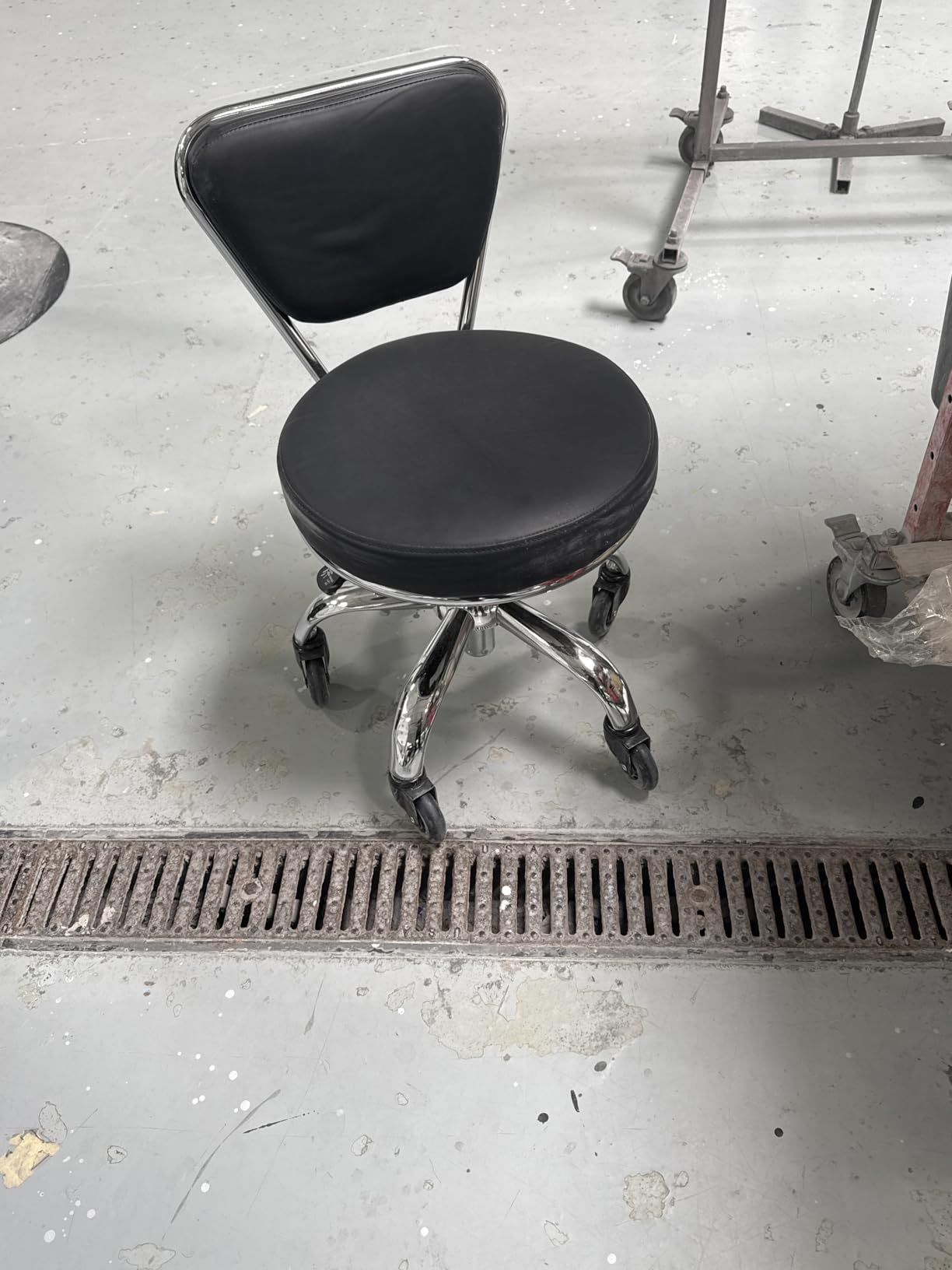 MAYAKOBA Dayton Rolling Stool with Backrest - Black Pneumatic Seat, Adjustable Height 13