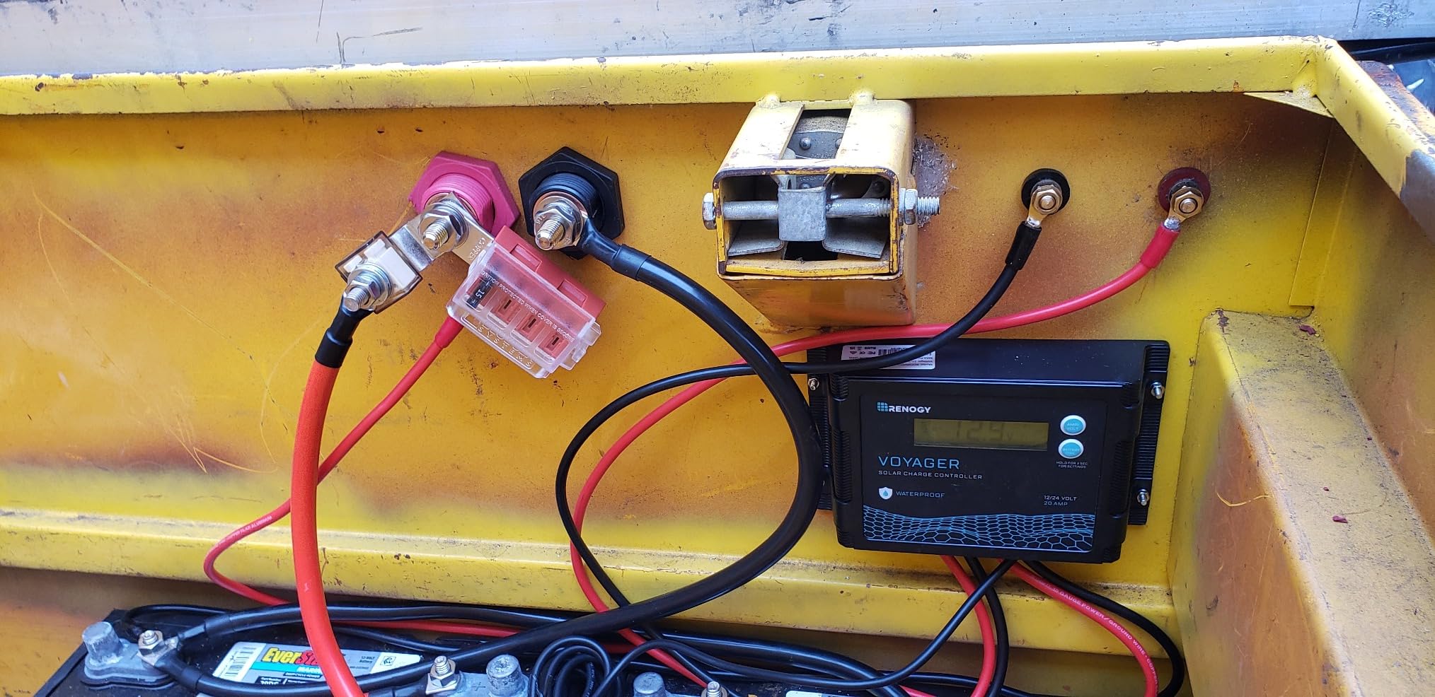 Renogy Voyager 20A PWM Solar Charge Controller IP67 12/24V for Marine | 55V PV input, AGM/Gel/Flooded (auto), Li (manual), overcharge/short protection, waterproof, positive ground, LCD, for Boats customer photo 1
