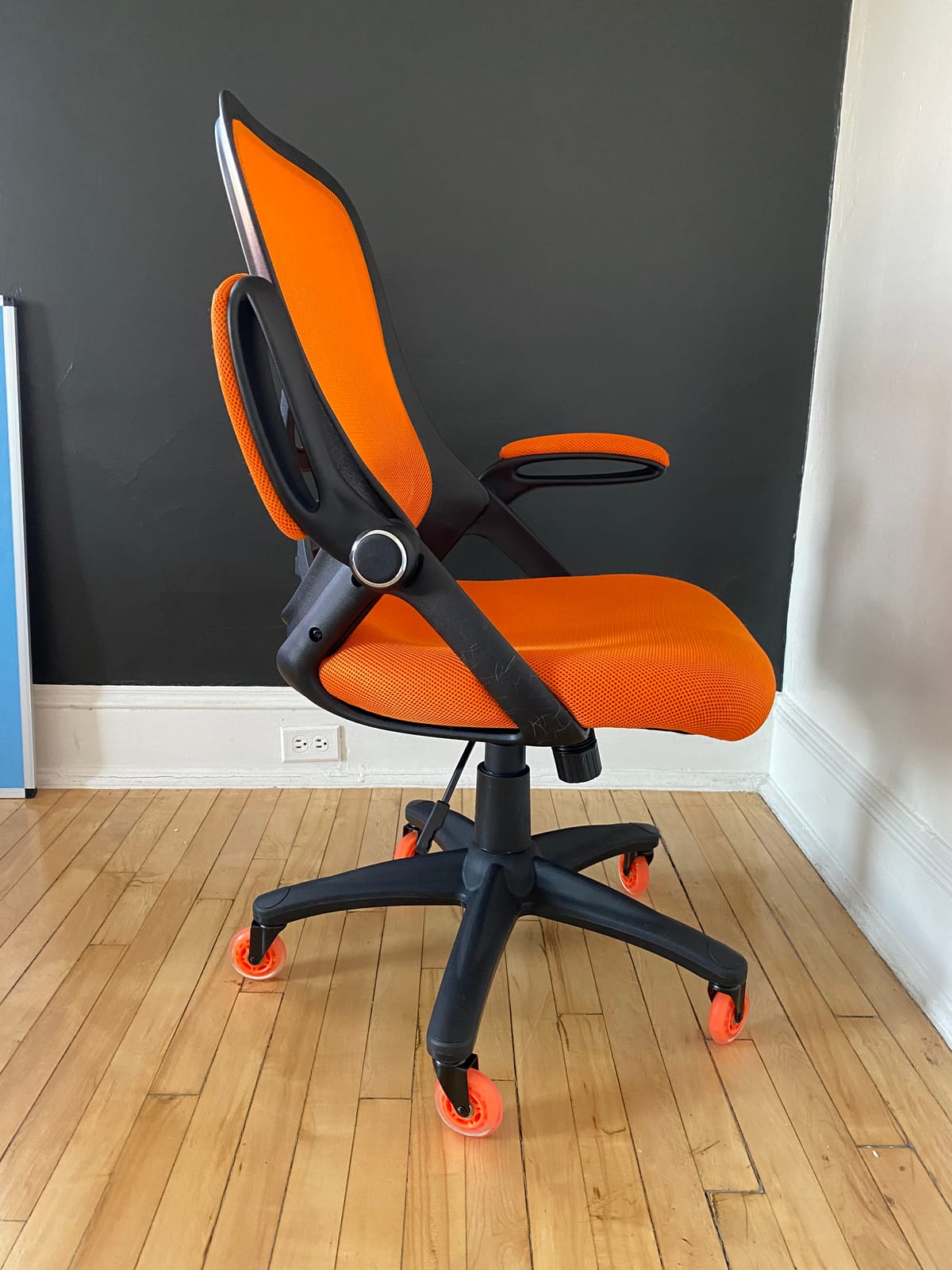 Flash Furniture High Back Mesh Executive Office Chair, Black/Black customer photo 1