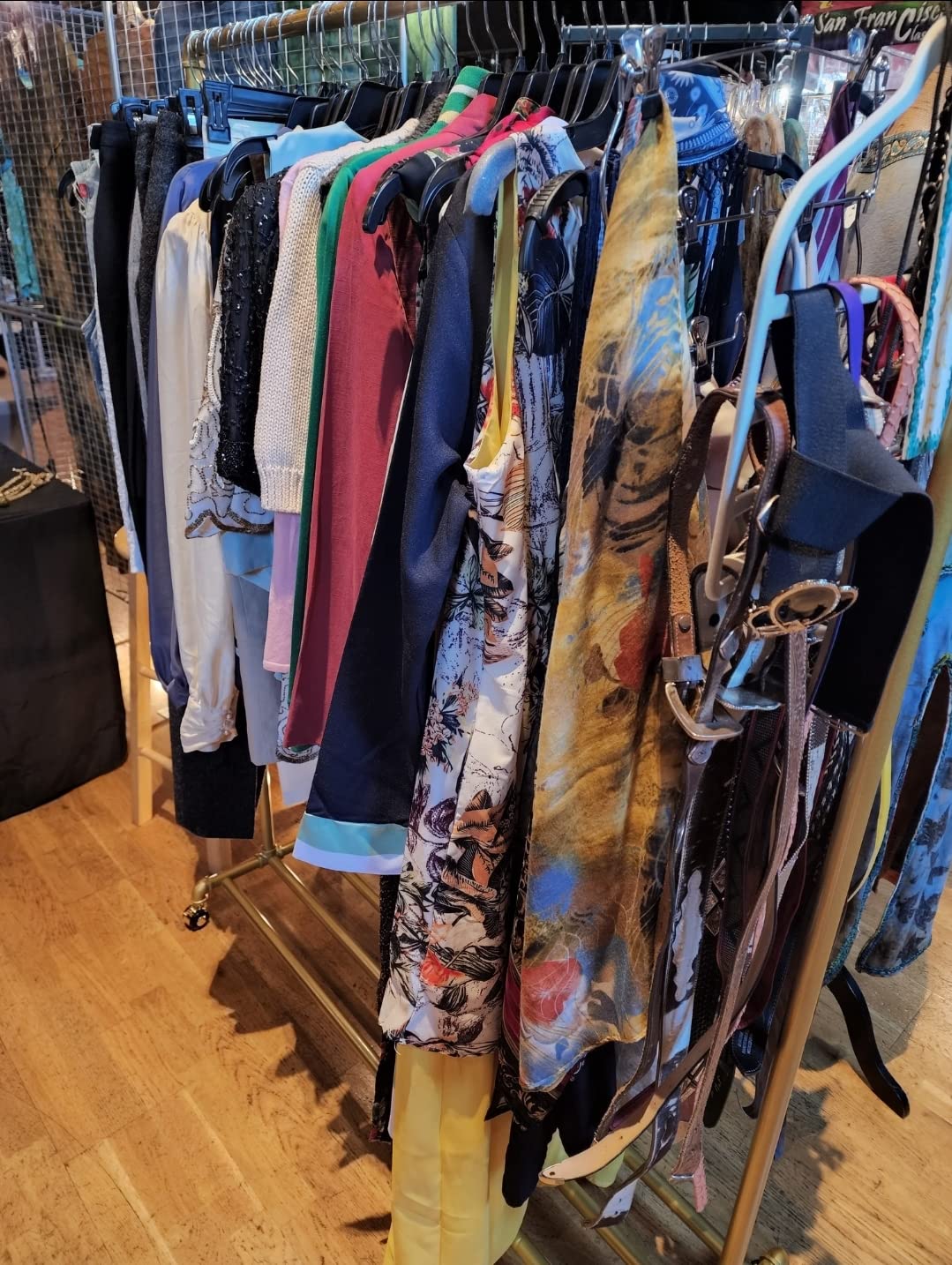Gold Clothes Racks with 4-Tier Wood Shelves, Modern Freestanding Gold Clothing Racks for Hanging Clothes Display Racks, Rolling Clothing Racks for Boutique, Cloth Store customer photo 2