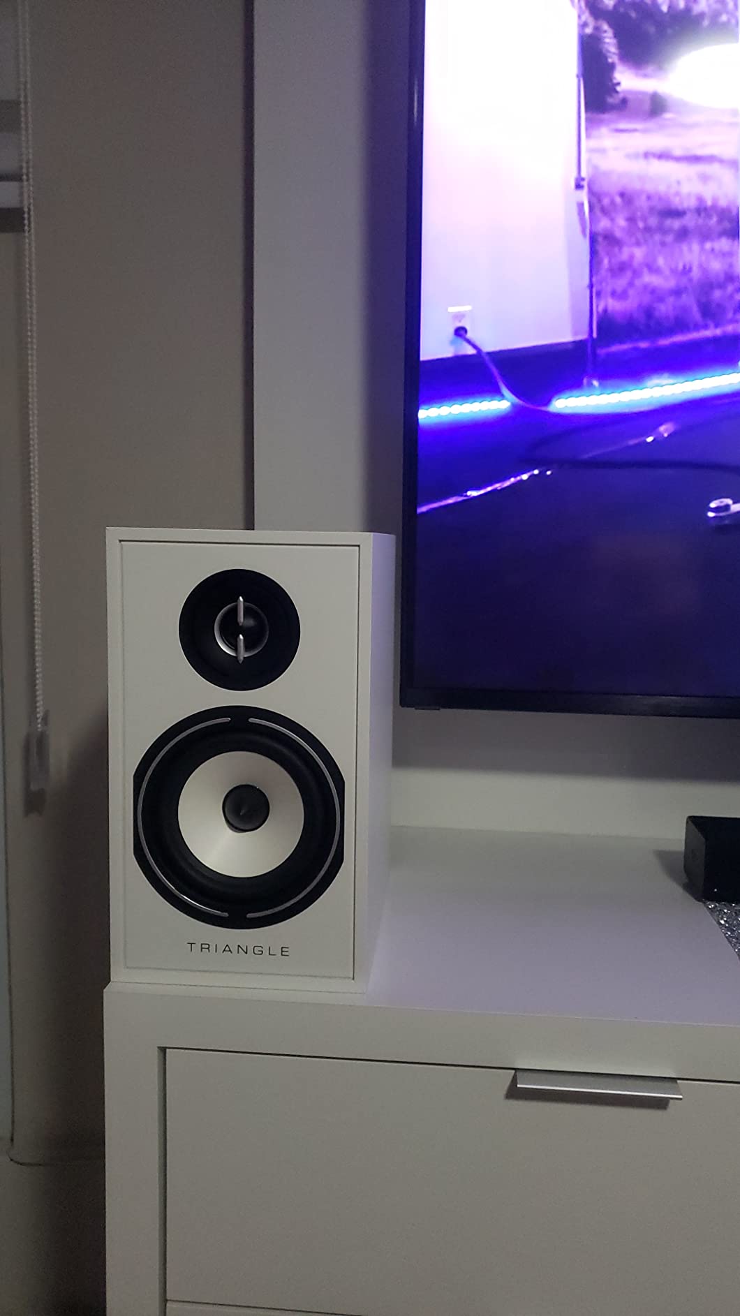 Triangle BOREA BR02 Hi-Fi Bookshelf Speakers, 80W, 89 dB/W/m, White (Pair) customer photo 1