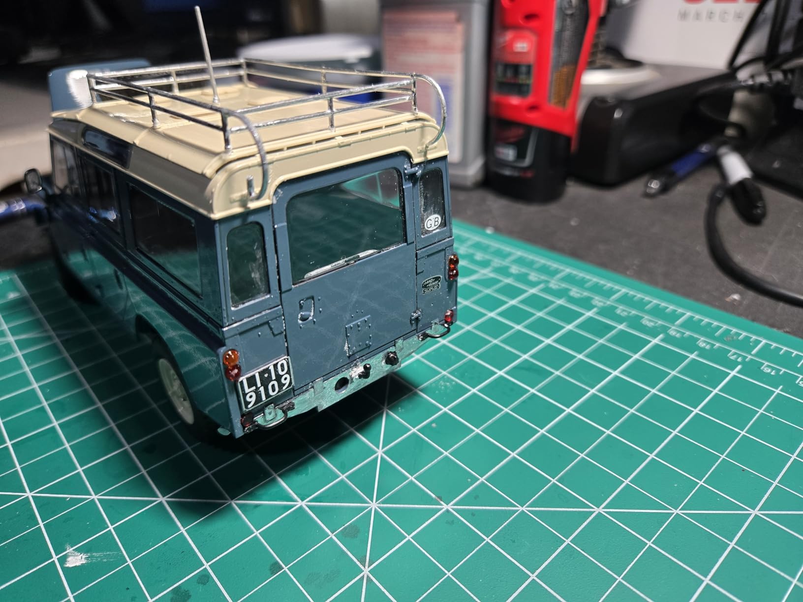 Revell Land Rover Series III 109 Model Truck Kit customer photo 2