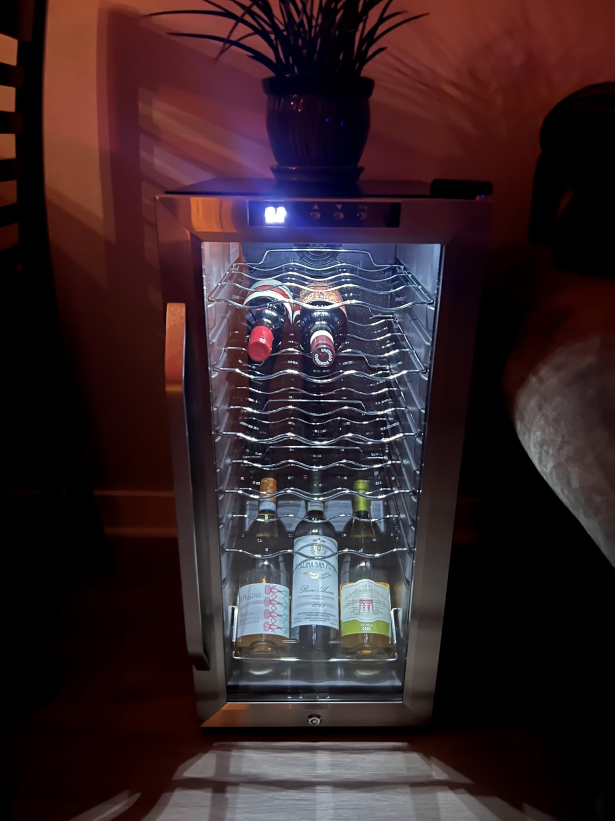 Ivation 18 Bottle Compressor Wine Cooler Refrigerator w/Lock, Large Freestanding Wine Cellar For Red, White, Champagne or Sparkling Wine, 41f-64f Digital Temperature Control Fridge Glass Door Black customer photo 2