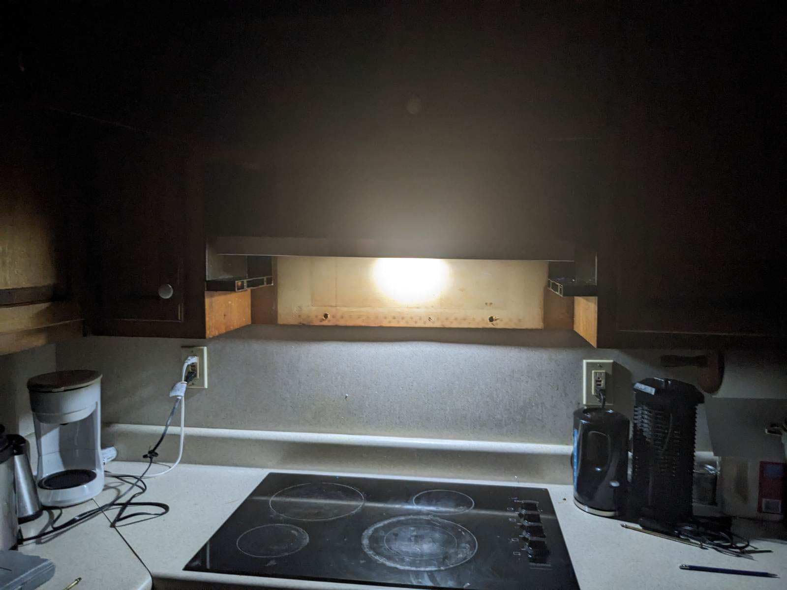 Tieasy Wall Mount Range Hood 30 inch with Ducted/Ductless Convertible Duct, Stainless Steel Chimney-Style Over Stove Vent Hood with LED Light, 3 Speed Exhaust Fan, 450 CFM customer photo 2