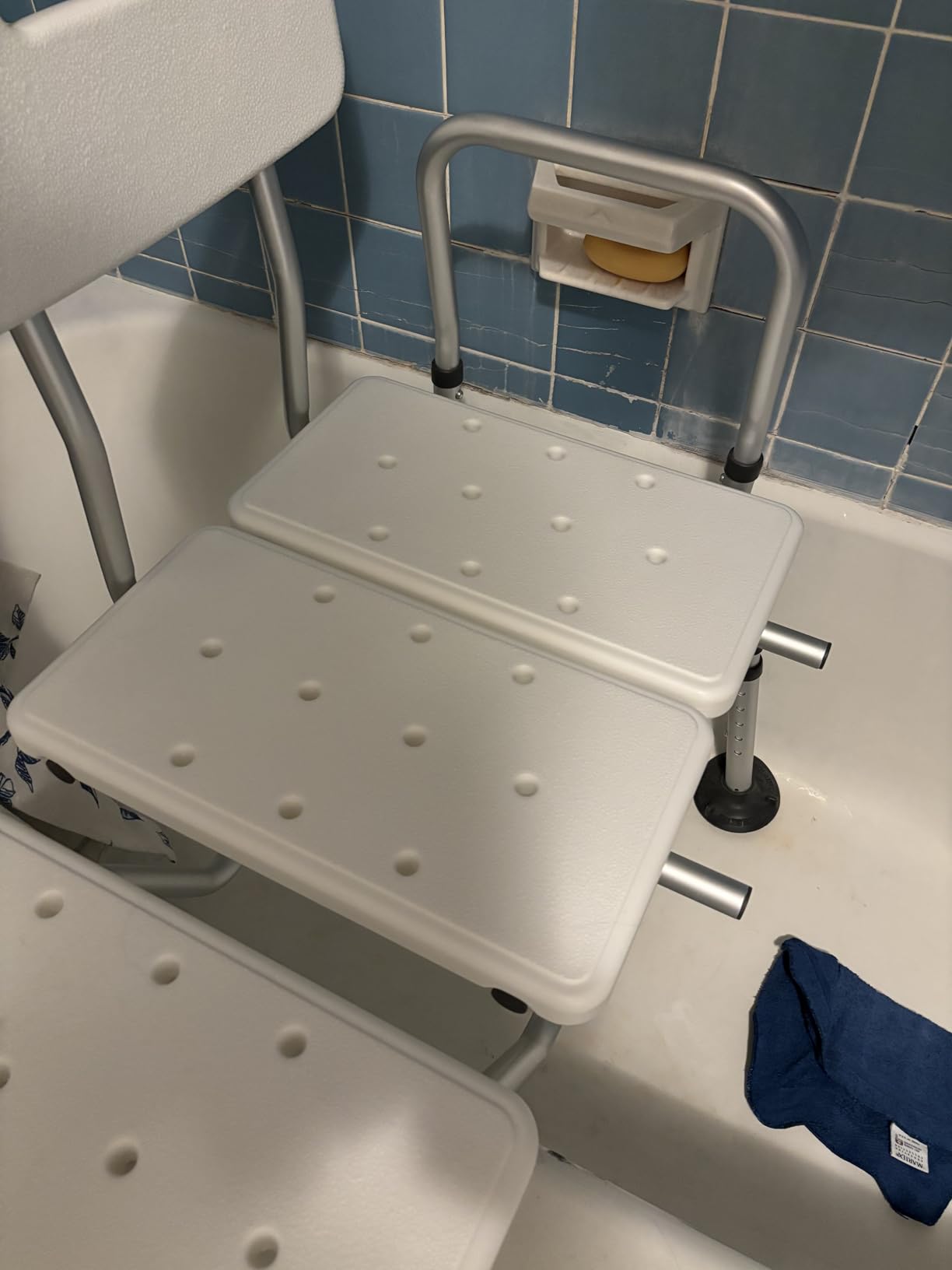 Drive Medical Splash Defense Tub Transfer Bench for Bathtub - U-Shaped Shower Curtain Guard - Adjustable Height - Reversible Design - 400 Lb Capacity - Safe Bathing Aid - White customer photo 1