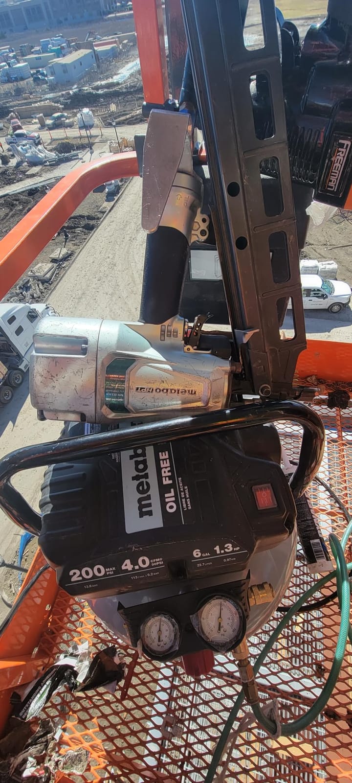 Metabo HPT Portable Pancake Air Compressor, 6 Gallon 200 PSI, EC914S | 4 CFM Flow Rate, Powers Multiple Framing Siding Roofing Nailers Brad Guns Simultaneously, Job-Site Ready customer photo 2