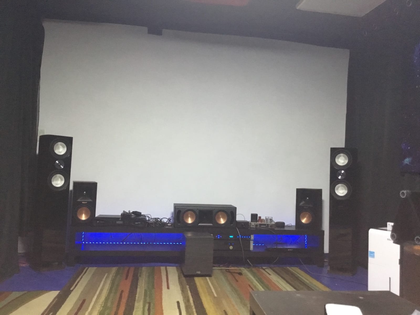 Reference High Performance 3-Way Floorstanding Loudspeakers with Down-Firing 8