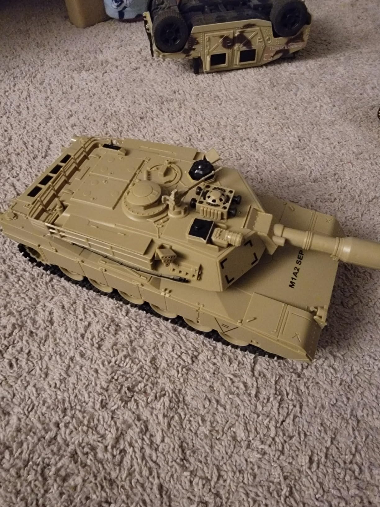 RC Tank, US M1A2 Abrams Remote Control Military Tank Toy with IR Battle, 2.4GHz 1:28 Scale Army Vehicle with Sounds, Lights, Soldiers, Gift for Kids 6+ Boys Girls and Adults customer photo 2
