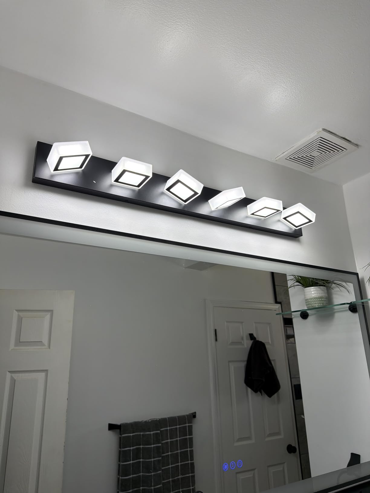 Ralbay LED Modern Black Bathroom Vanity Lights 3 Lights Acrylic Modern Black Bathroom Wall Lighting Fixtures customer photo 2