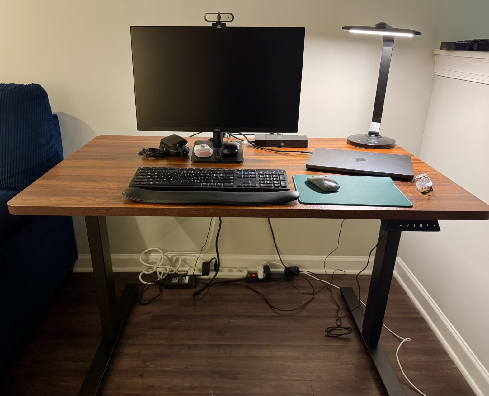 FLEXISPOT EN1 One-Piece Standing Desk, Electric Adjustable with 4 Memory Presets, 176 LBS Capacity, Stable & Quiet, Seamless Desktop for Home Office & Dual Monitors, 55