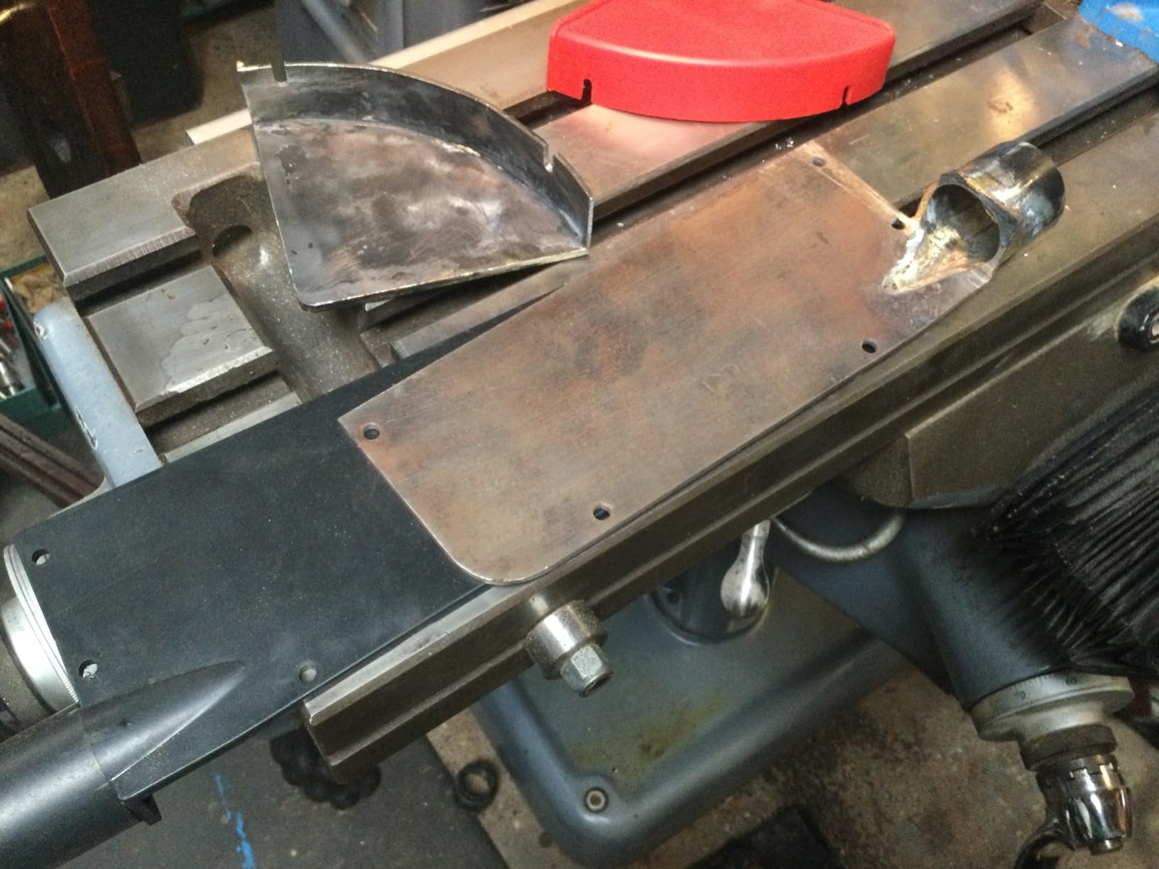 BUCKTOOL Pro 1HP Bench Belt Sander for Metal Working, 4 x 36 in Belt and 8 in Disc Sander with 1HP Direct-drive Motor, Benchtop BD4801-M customer photo 2