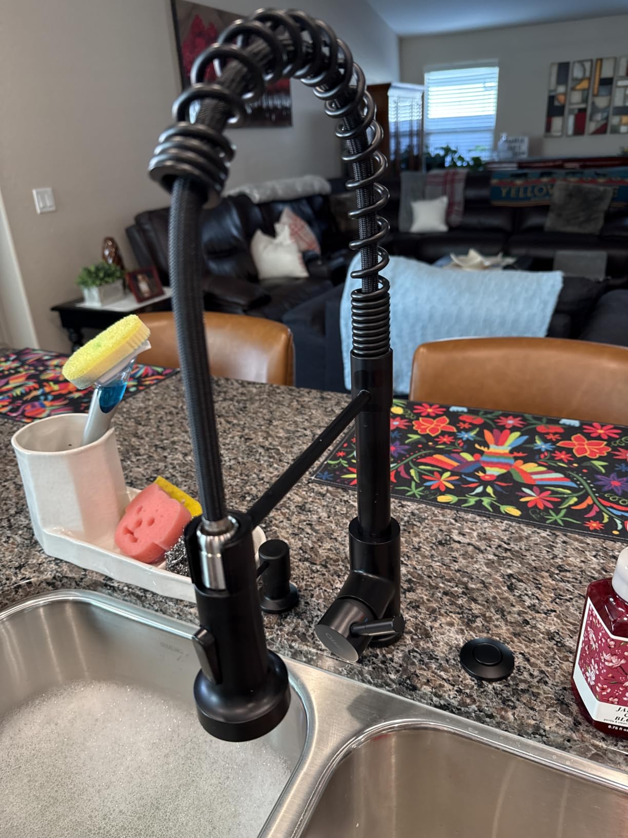 GIMILI Matte Black Touchless Kitchen Faucet with Spring Pull Down Sprayer | Motion Sensor Activated, Hands Free Smart Control, Single Handle, Single Hole Installation, Modern Farmhouse Kitchen Sink Use customer photo 1