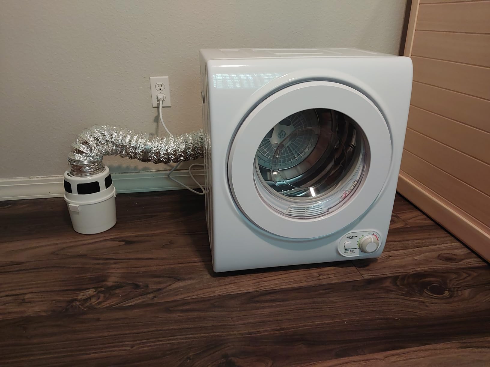 ROVSUN 110V Portable Clothes Dryer, High End Laundry Front Load Tumble Dryer Machine with Stainless Steel Tub & Simple Control Knob for Apartment, Dorm-850W, White customer photo 2