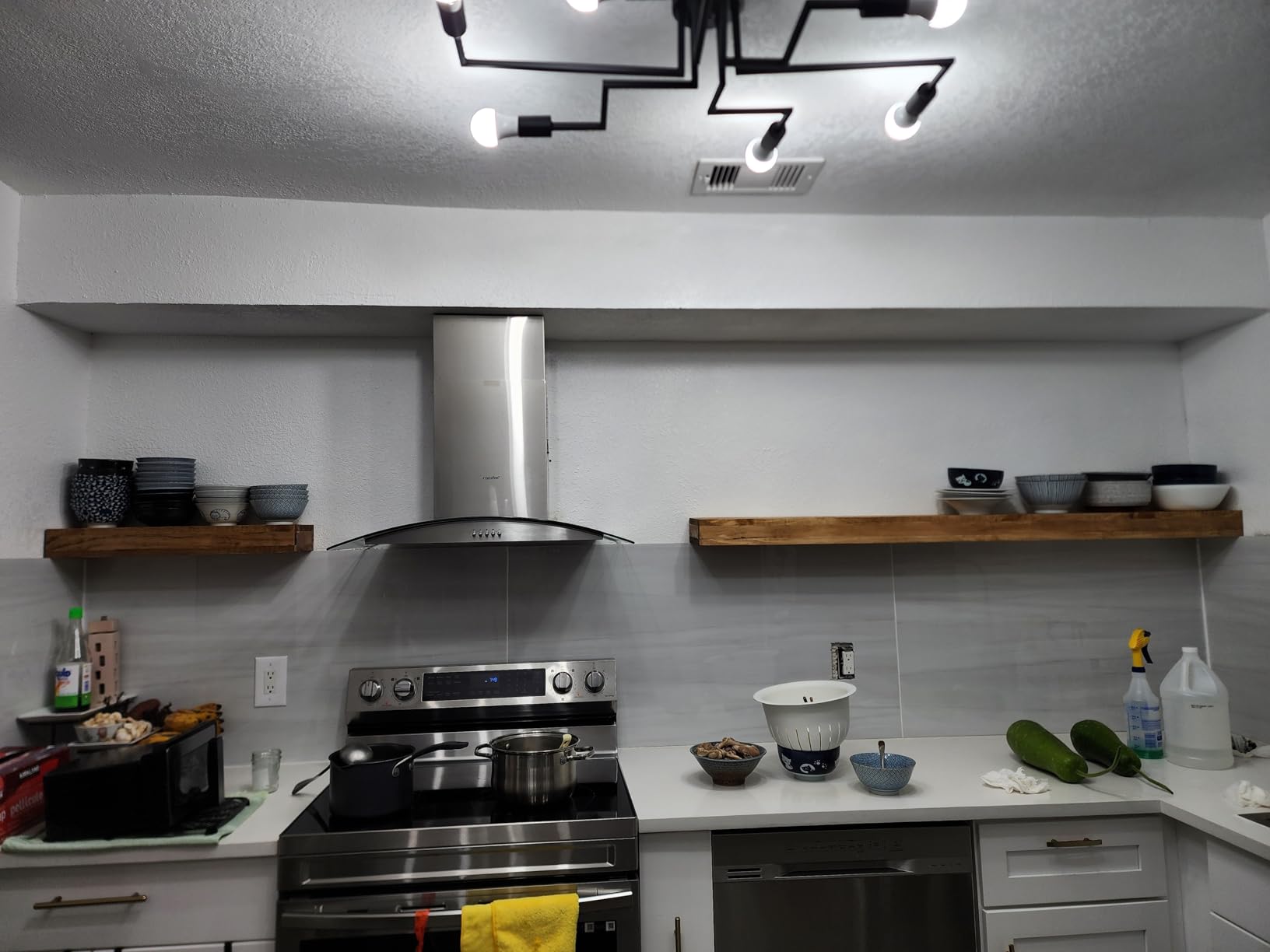 COMFEE' 30 Inch Wall Mount Range Hood, 450 CFM Ductless/Ducted Convertible | Island Range Hood 3-Speed Exhaust Fan, Curved Glass Stainless Steel Kitchen Vent Hood, 2 Baffle Filters, 2 LED Lights customer photo 1
