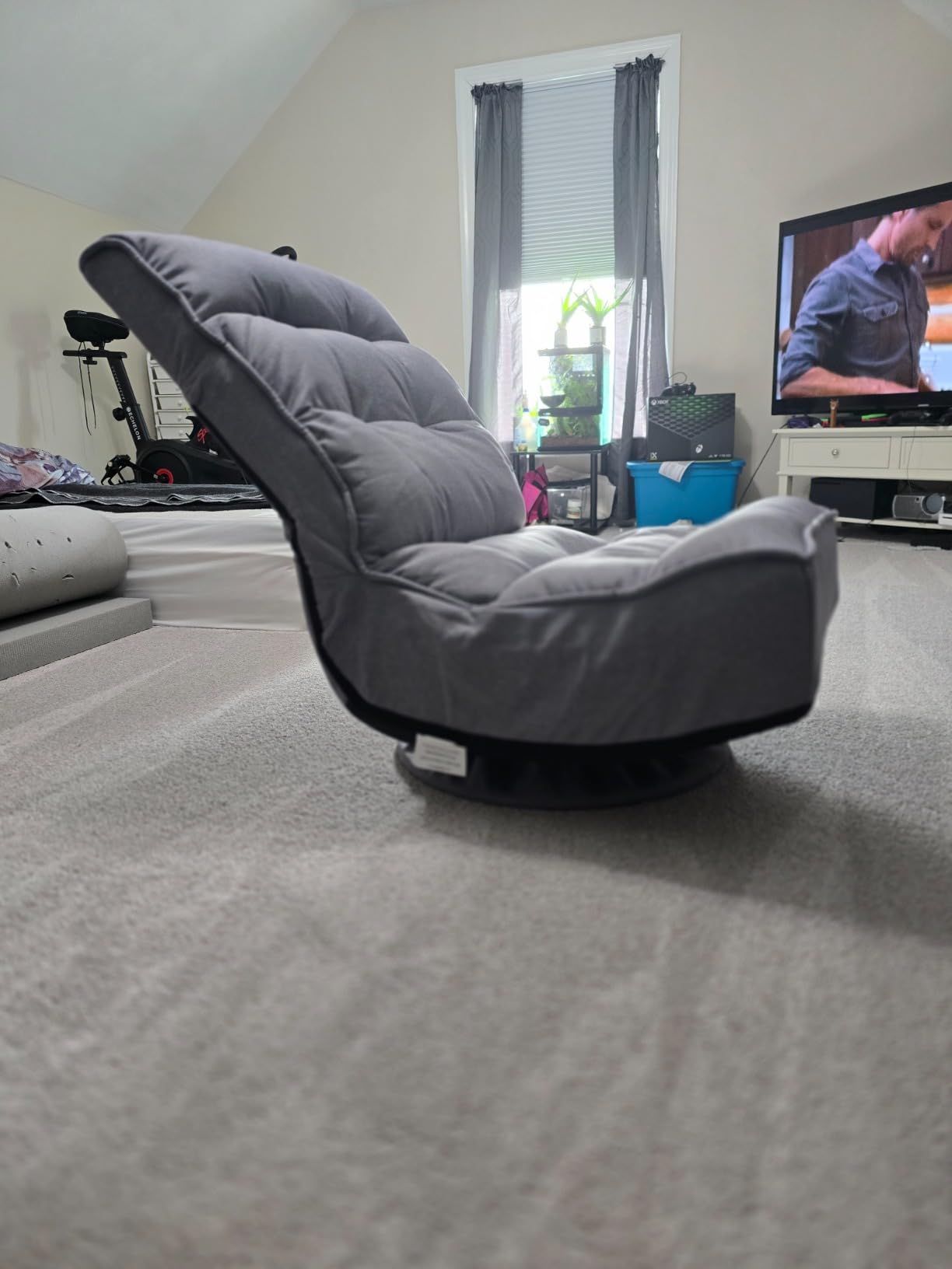 GIANTEX 360 Degree Swivel Gaming Chair, 6 Position Adjustable, Folding Floor Chair, 300lb Spring Support, Comfortable Padded Backrest, Lazy Sofa Chair Game Rocker for Teens Adults (Blue) customer photo 2