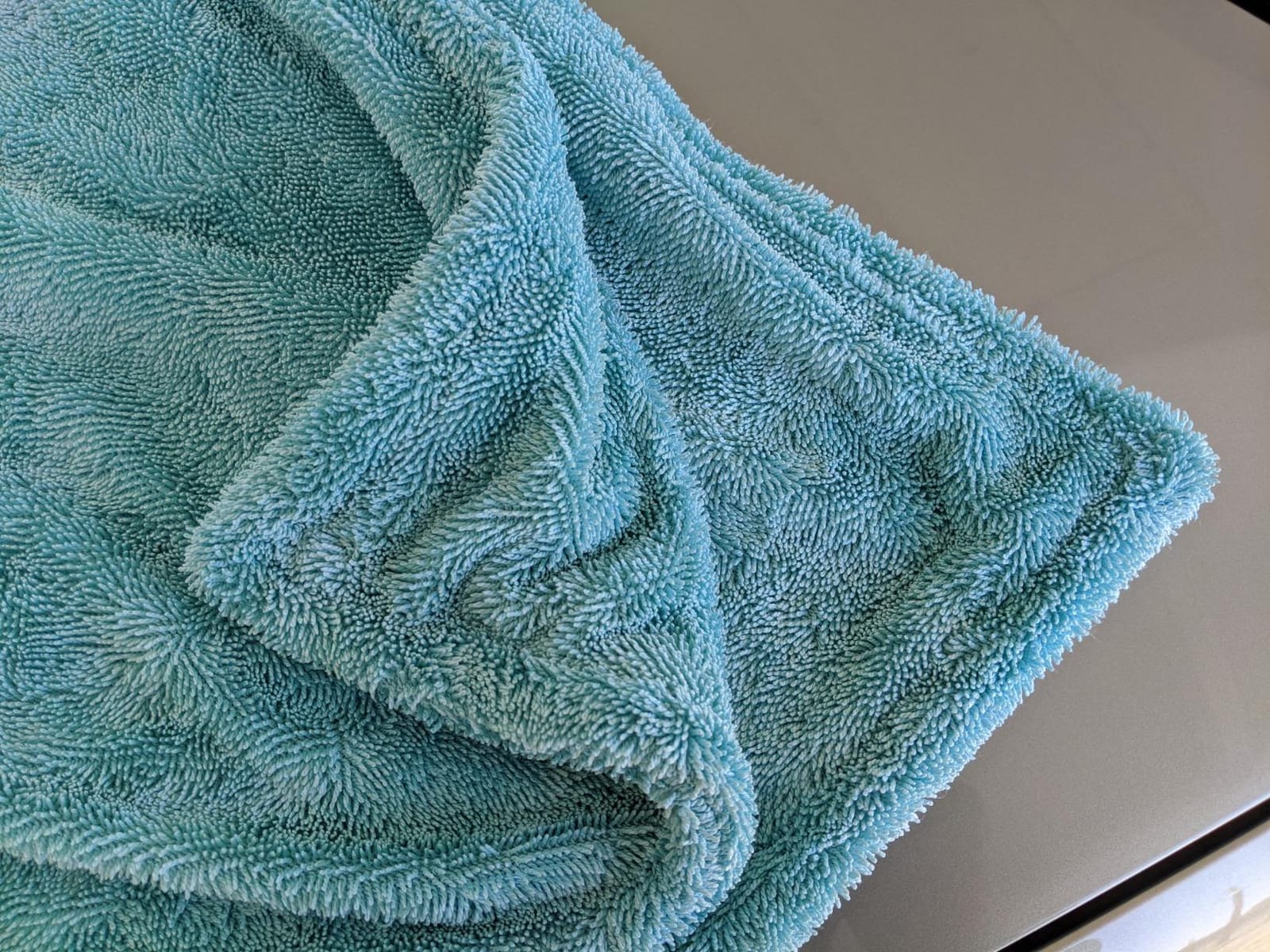 The Rag Company Liquid8r Car Drying Towel, Aqua Blue/Grey, 20x24 in, 1-Pack | Paint-Safe & Scratch-Free, Ultra-Absorbent, Twist-Loop 70/30 Blend Korean Microfiber, 1100 GSM, Hidden Hem Edge customer photo 1