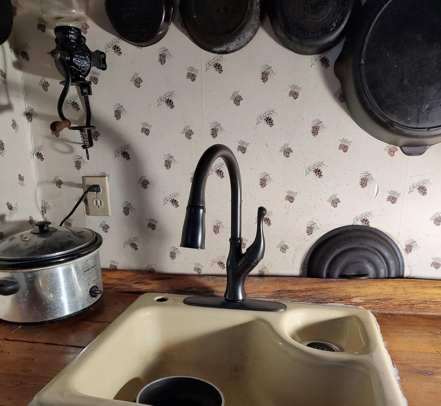 Delta Ophelia Brushed Nickel Kitchen Faucet with Pull Down Sprayer, Modern Single Hole Kitchen Sink Faucet, Single Handle, SpotShield Stainless 19888Z-SP-DST customer photo 2