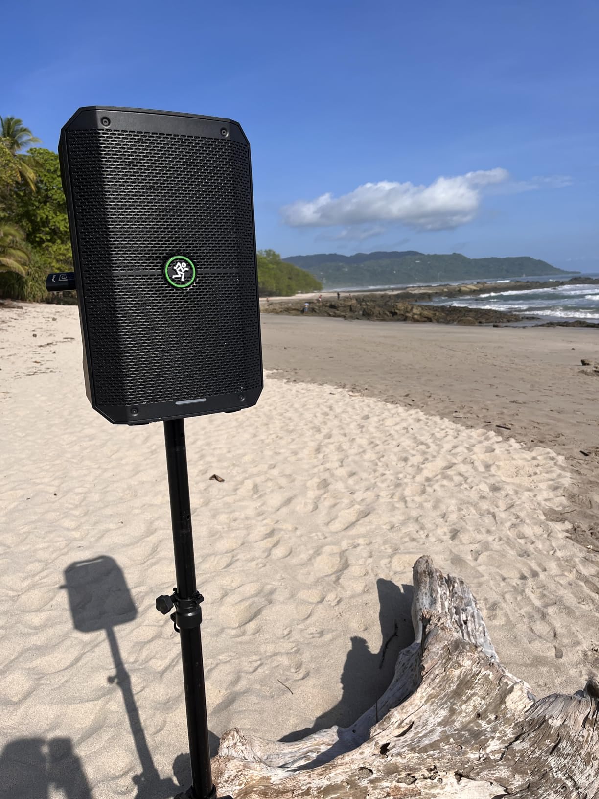 Mackie Thump Series, Thump GO 8-Inch Portable Battery-Powered Loudspeaker | 200W battery-powered speaker with Bluetooth and 2-channel mixer for musicians, DJs and outdoor events customer photo 1