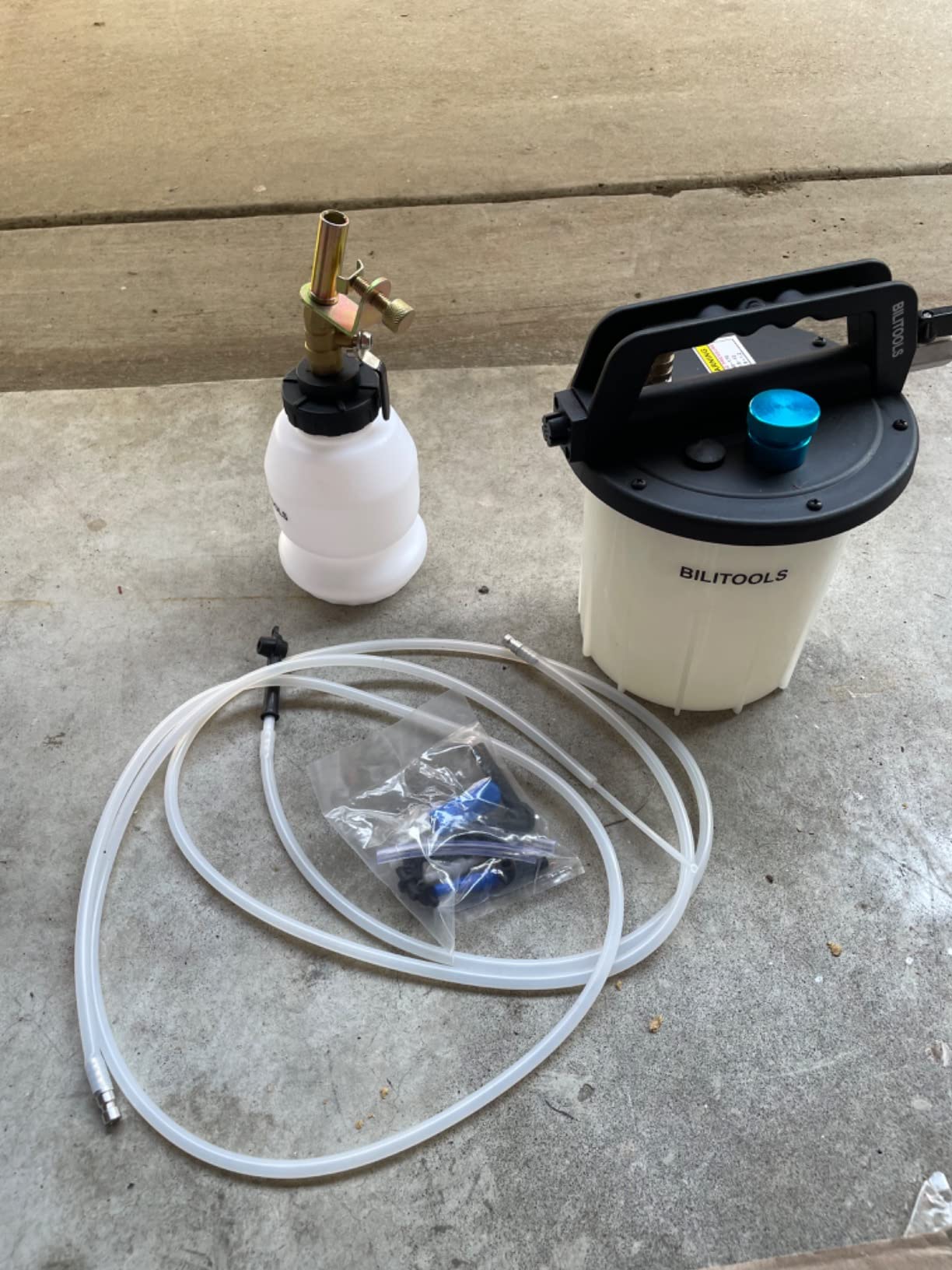BILITOOLS 3L Universal Brake Bleeder Kit, Vacuum Brake Fluid Bleeding Tool | One Man Pneumatic Brake System Clutch Fluid Extractor Kit Air Compressor with 1L Refilling Bottle, Clean & Efficient customer photo 2